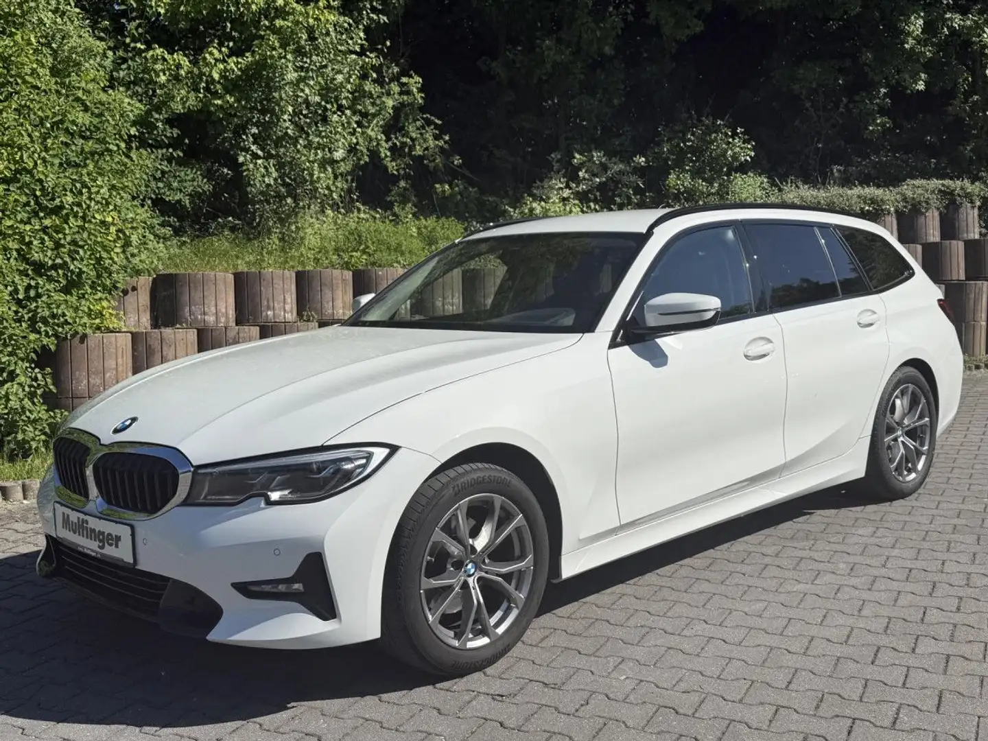 BMW 320 i T. Sport Laser HUD LiveProf.HiFi KomfZ.AHK Wit - 2