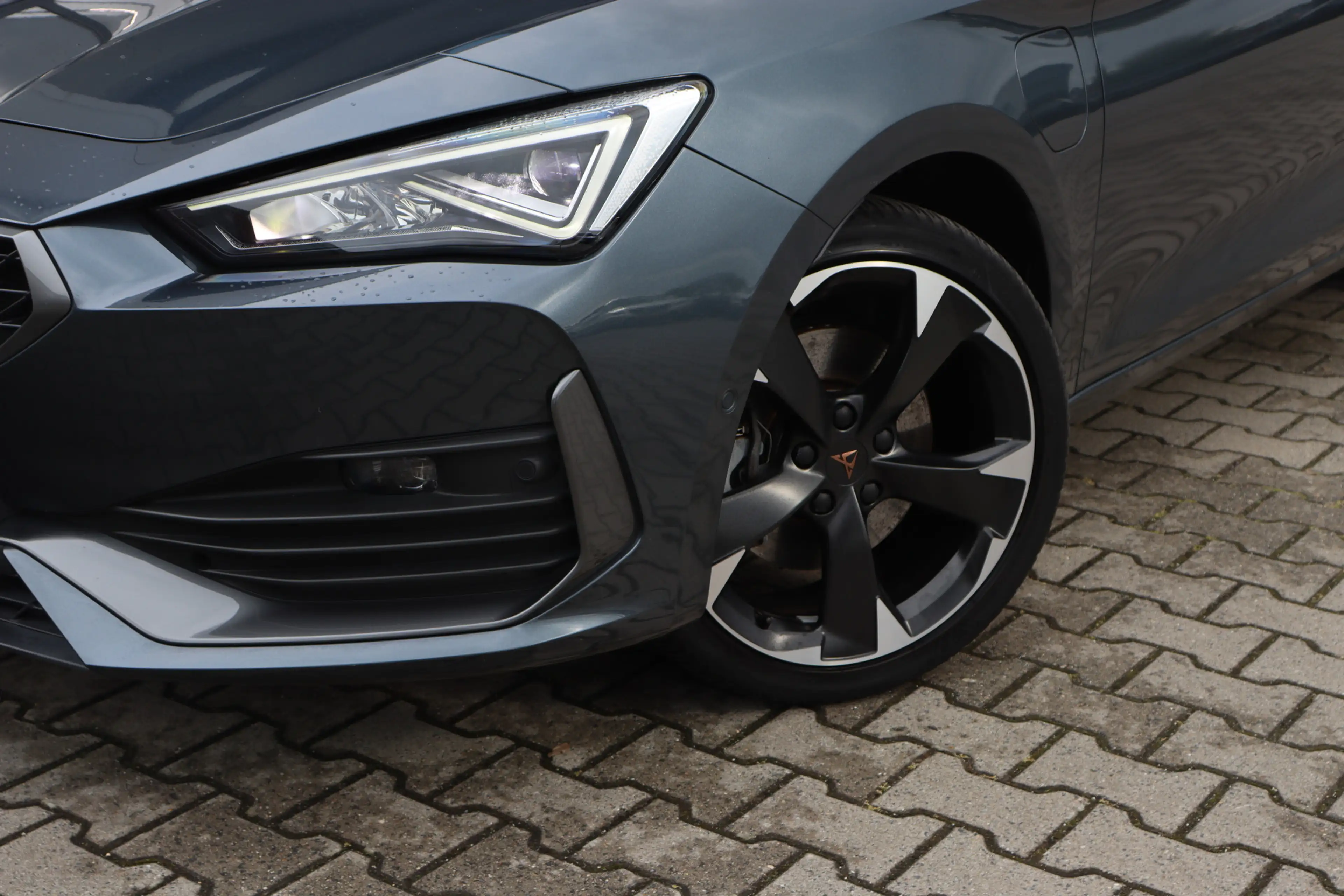 CUPRA Leon Sportstourer 1.4 e-Hybrid Business | ACC | Camera — photo 7