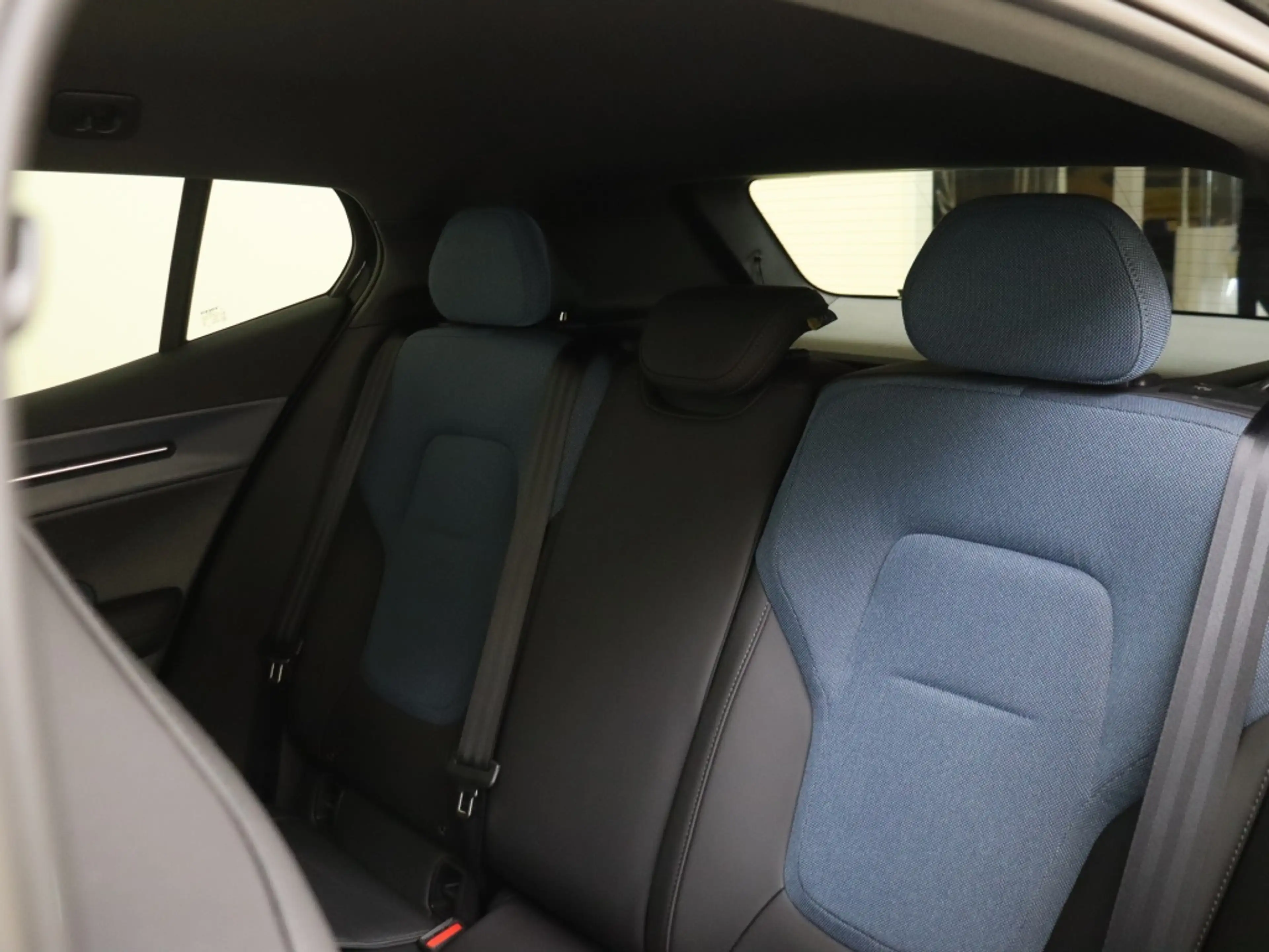 Volvo EX30 Extended Plus 69 kWh — photo 7