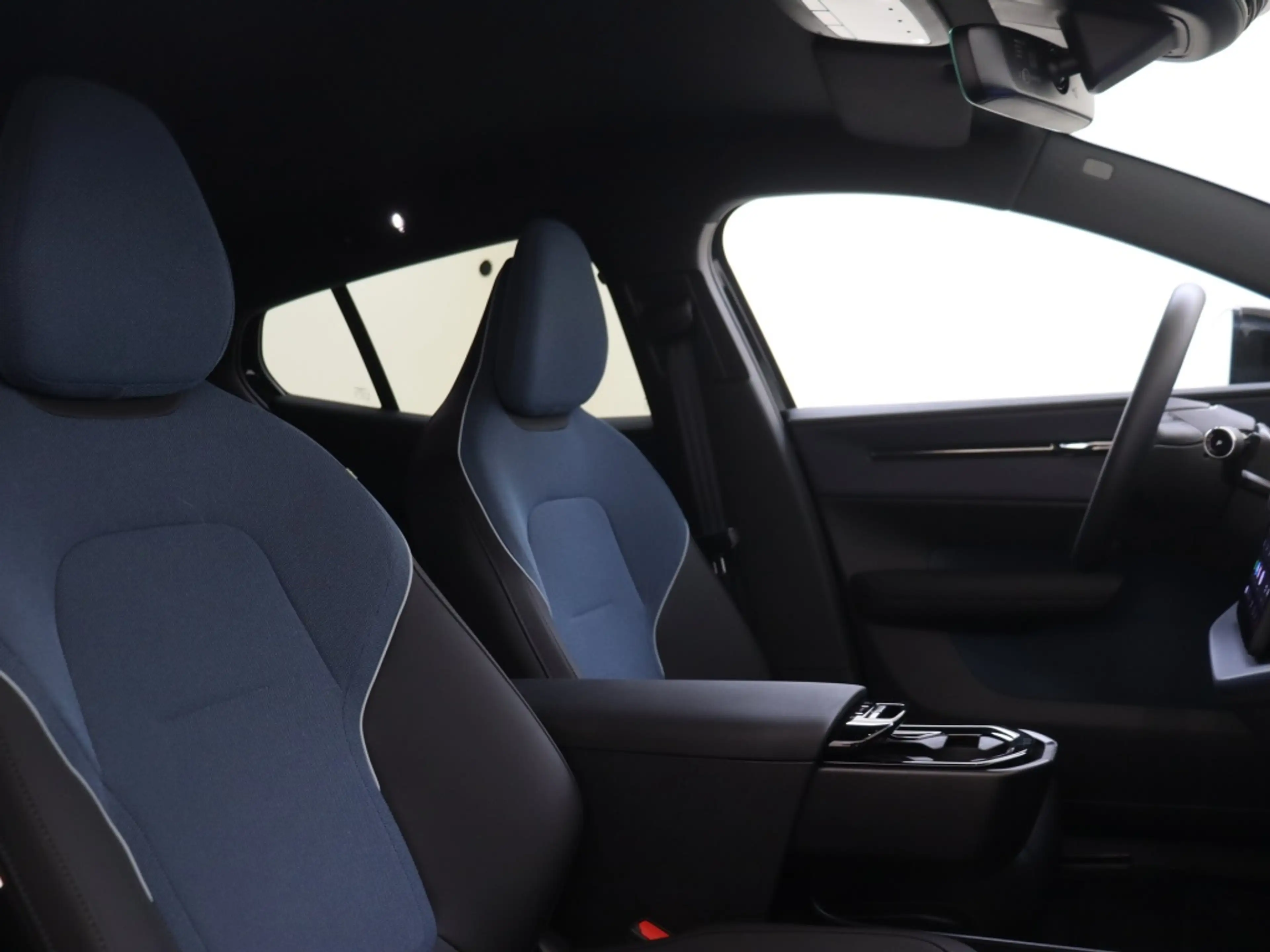 Volvo EX30 Extended Plus 69 kWh — photo 14
