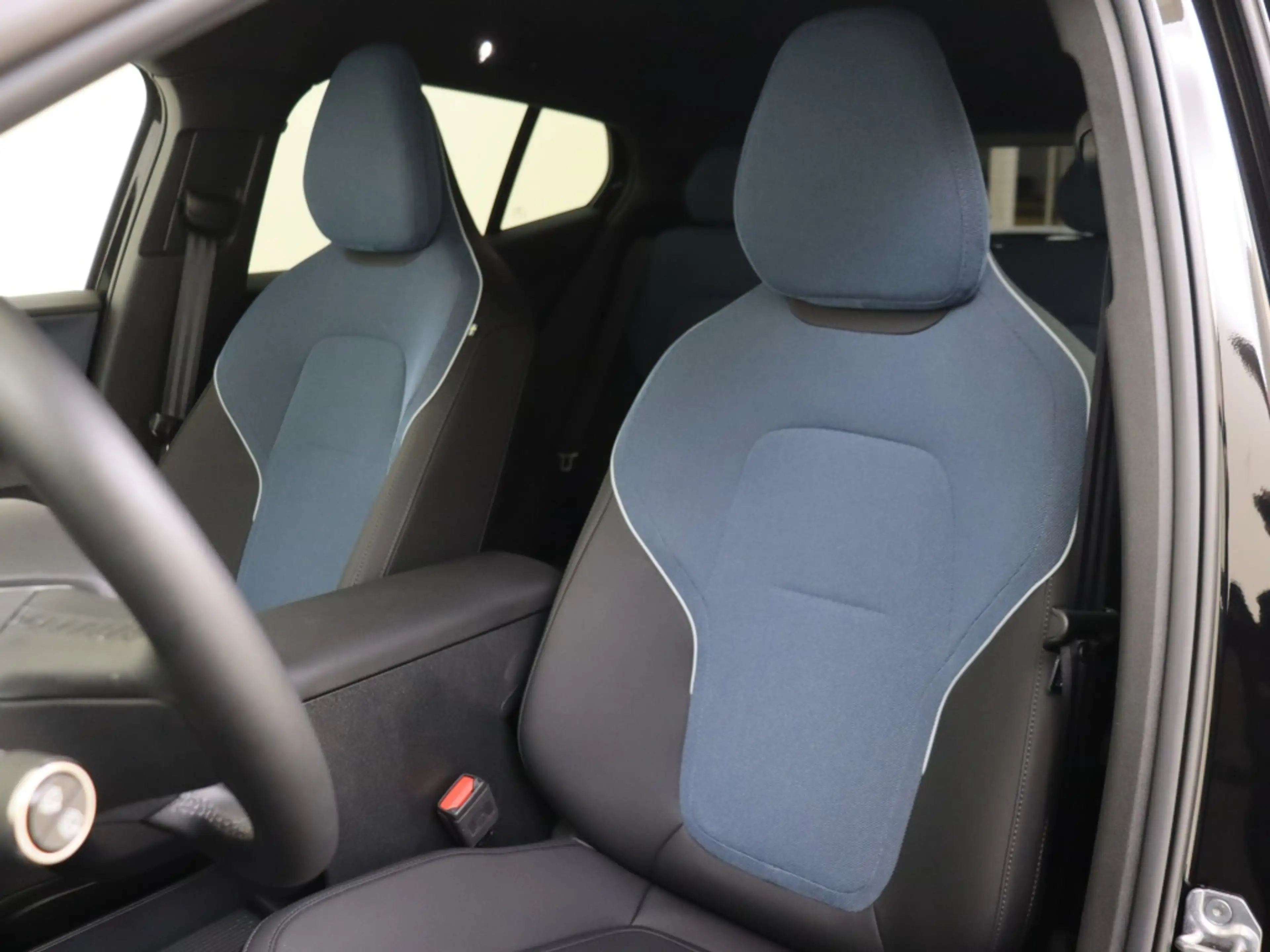 Volvo EX30 Extended Plus 69 kWh — photo 15
