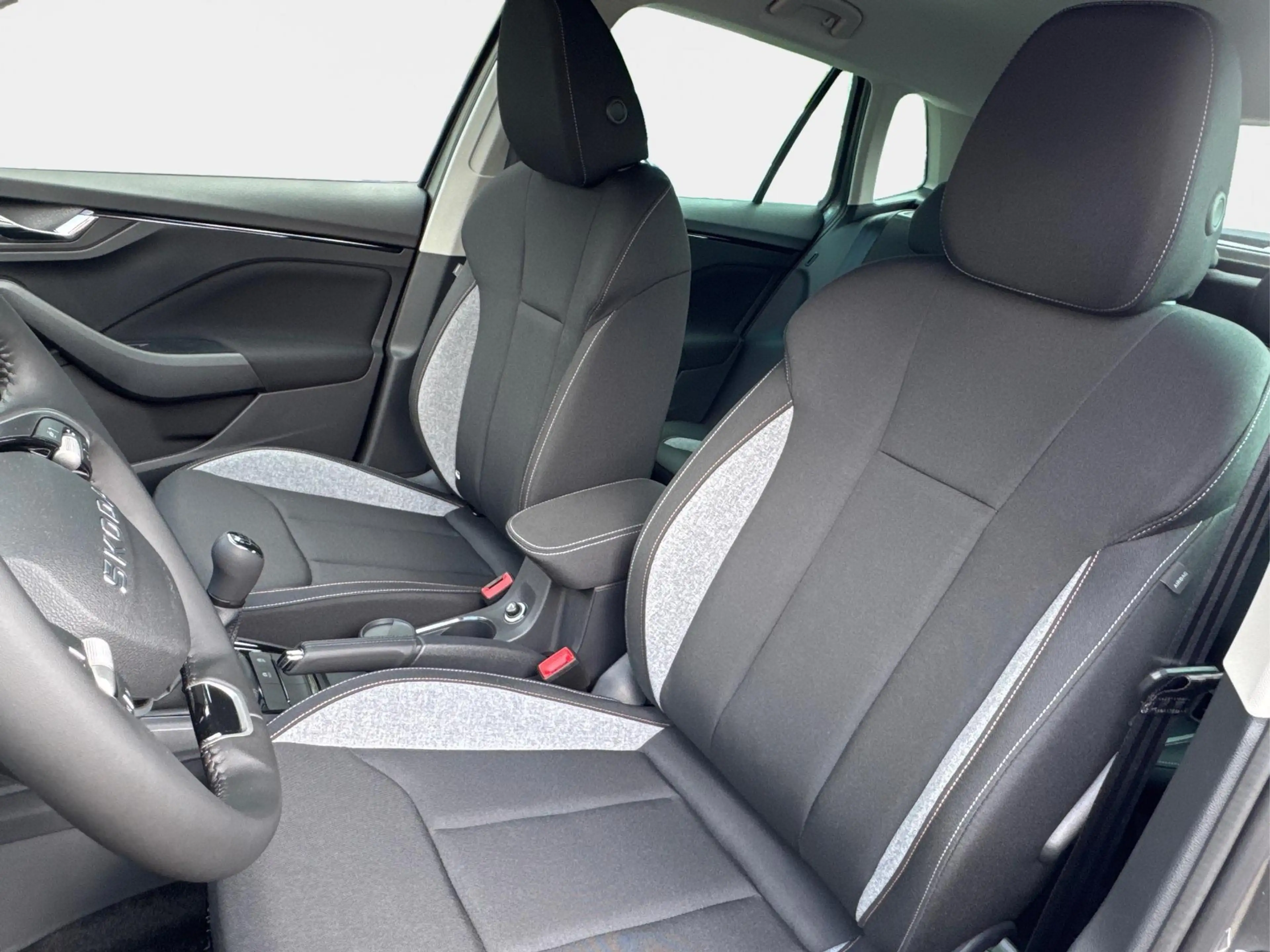 Skoda Kamiq Selection SHZ+KAMERA+SMARTLINK+PDC+LED+16" ALU ... — photo 14