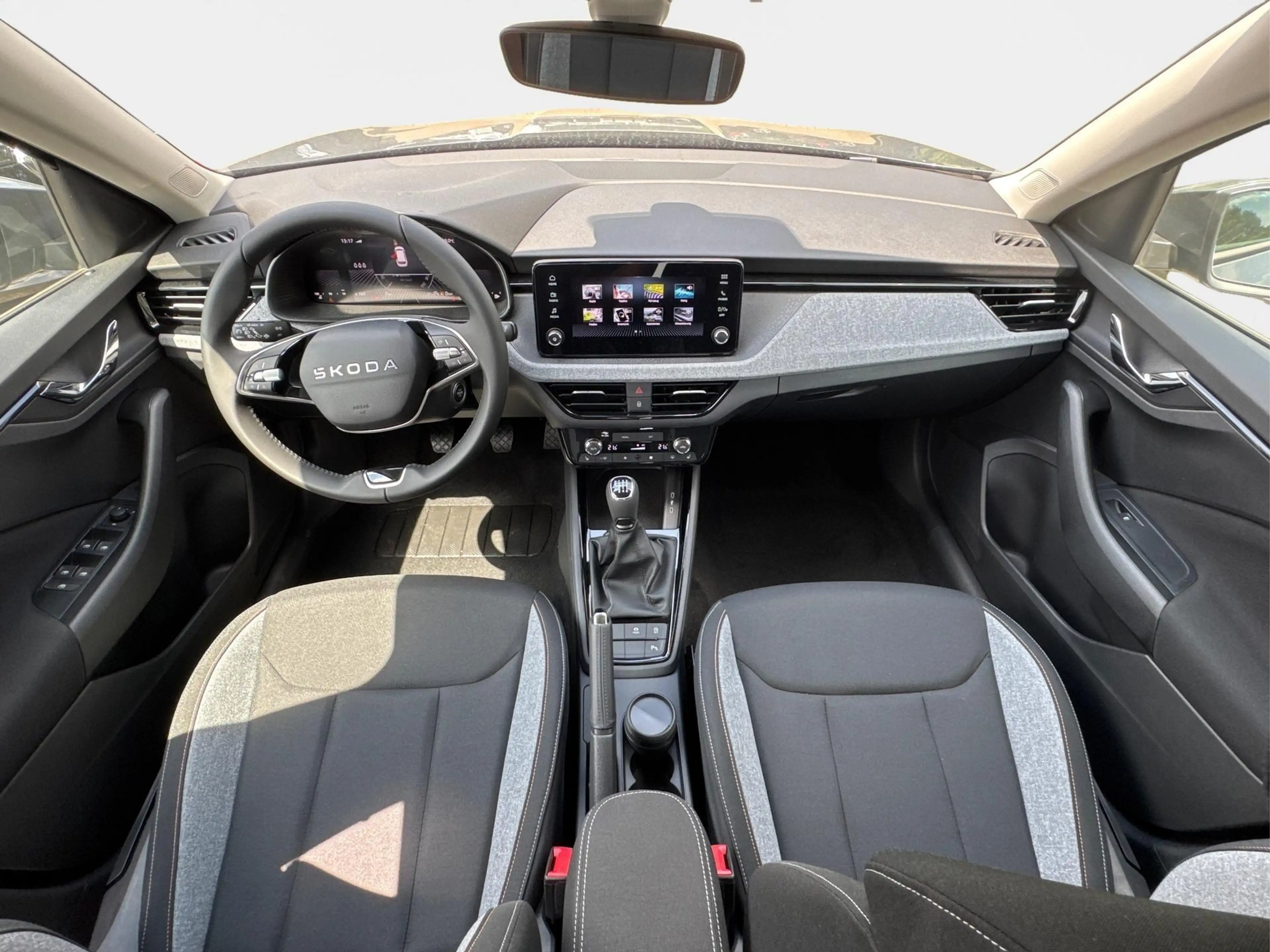 Skoda Kamiq Selection SHZ+KAMERA+SMARTLINK+PDC+LED+16" ALU ... — photo 7