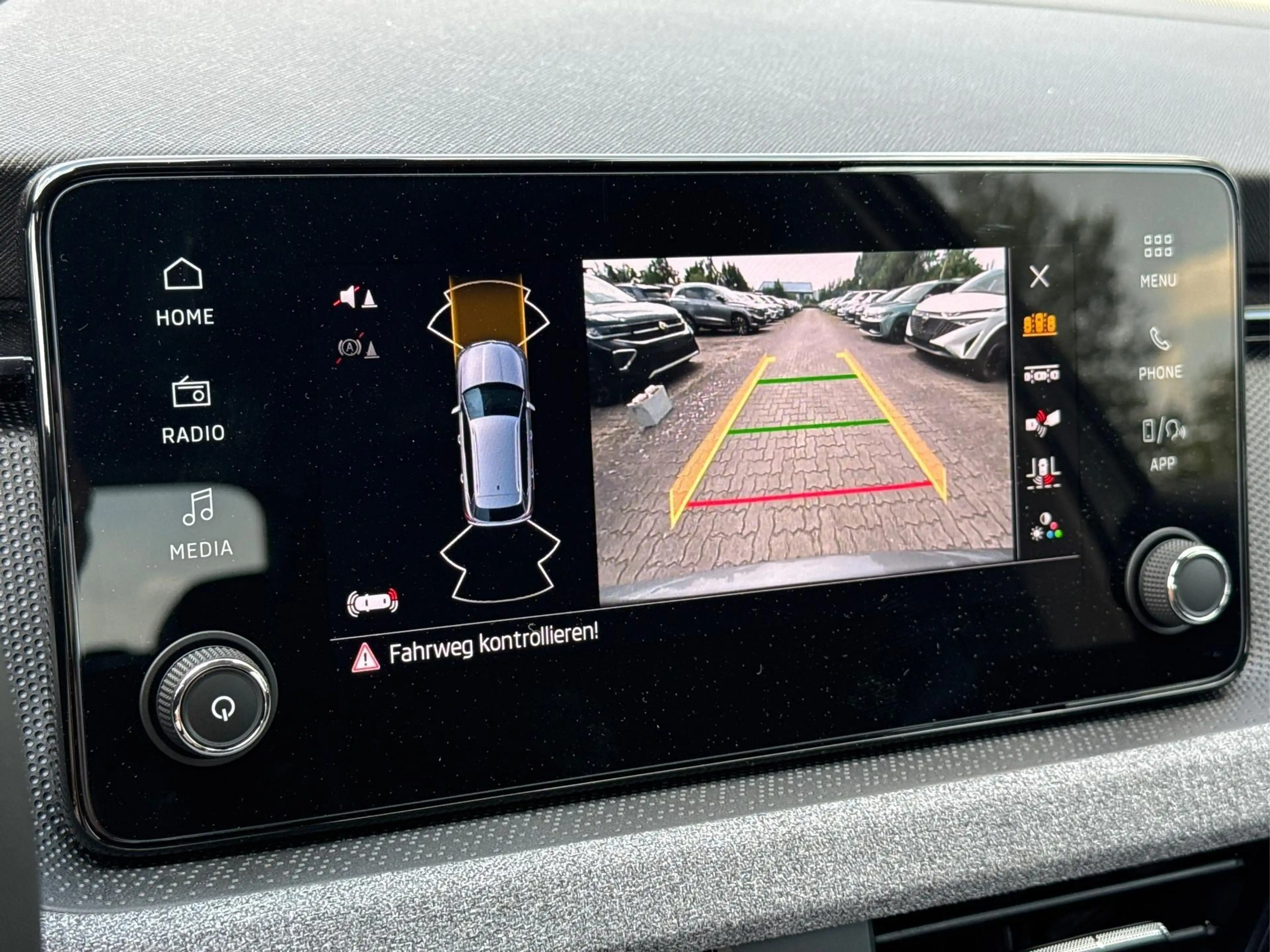 Skoda Kamiq Selection SHZ+KAMERA+SMARTLINK+PDC+LED+16" ALU ... — photo 10