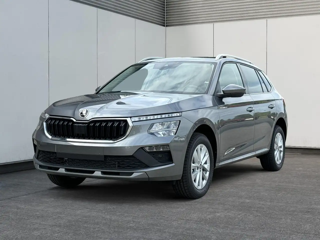 Skoda Kamiq Selection SHZ+KAMERA+SMARTLINK+PDC+LED+16" ALU ... — photo 1 of 15