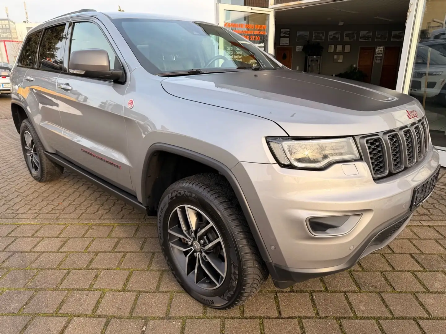 Jeep Grand Cherokee 3.0 CRD Trailhawk Grau - 2