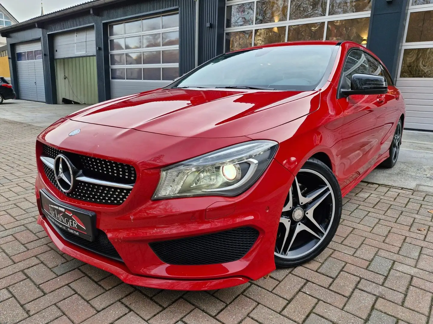 Mercedes-Benz CLA 220 2.Hand 8-Fach Czerwony - 1