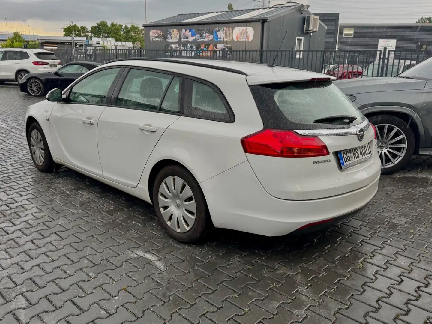 Opel Insignia A Sports Tourer 2.0 CDTI  Automatik White - 2