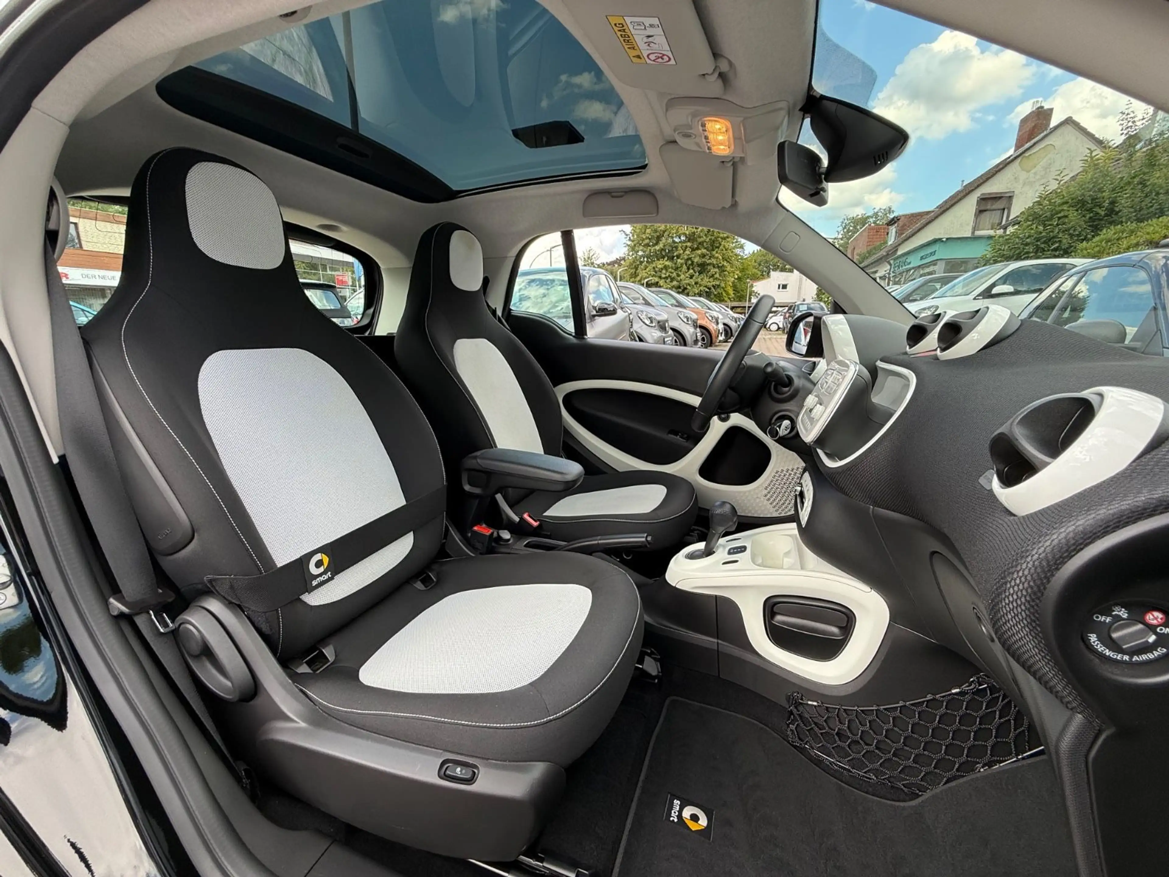 smart forTwo *PASSSION*KLIMA*PANORAMA*AUTOMATIK*PANO* — photo 13