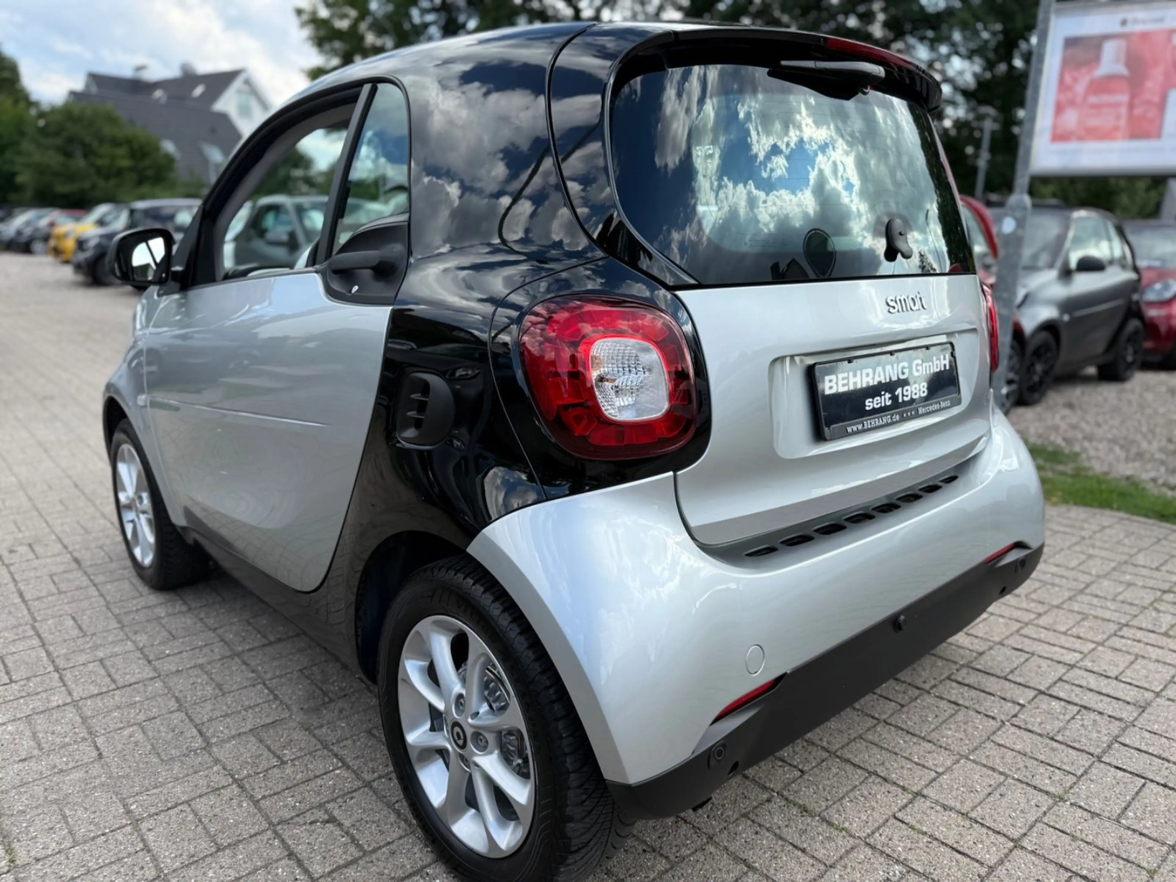 smart forTwo *PASSSION*KLIMA*PANORAMA*AUTOMATIK*PANO* — photo 9