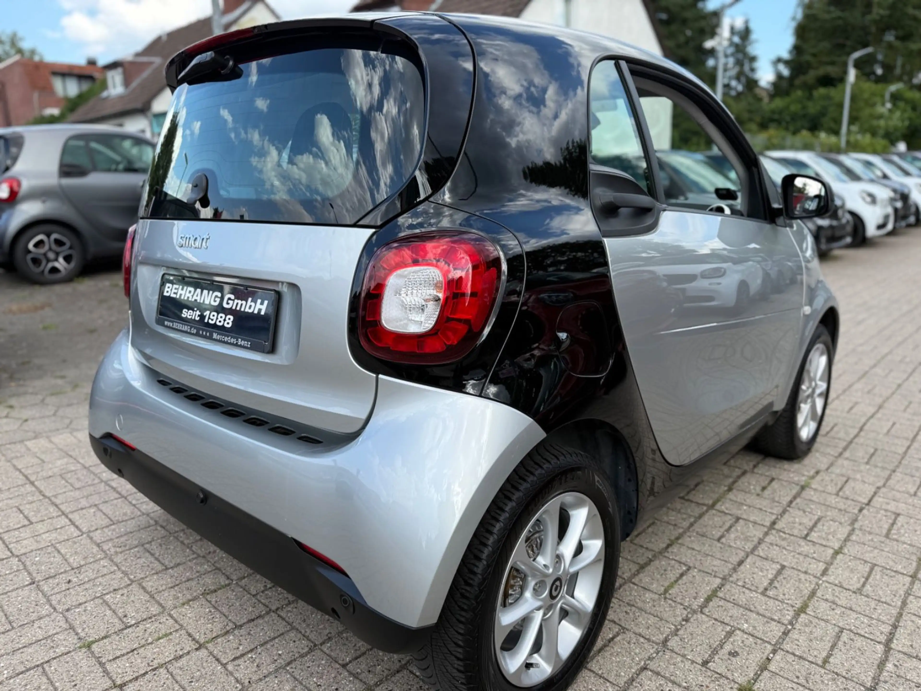 smart forTwo *PASSSION*KLIMA*PANORAMA*AUTOMATIK*PANO* — photo 6