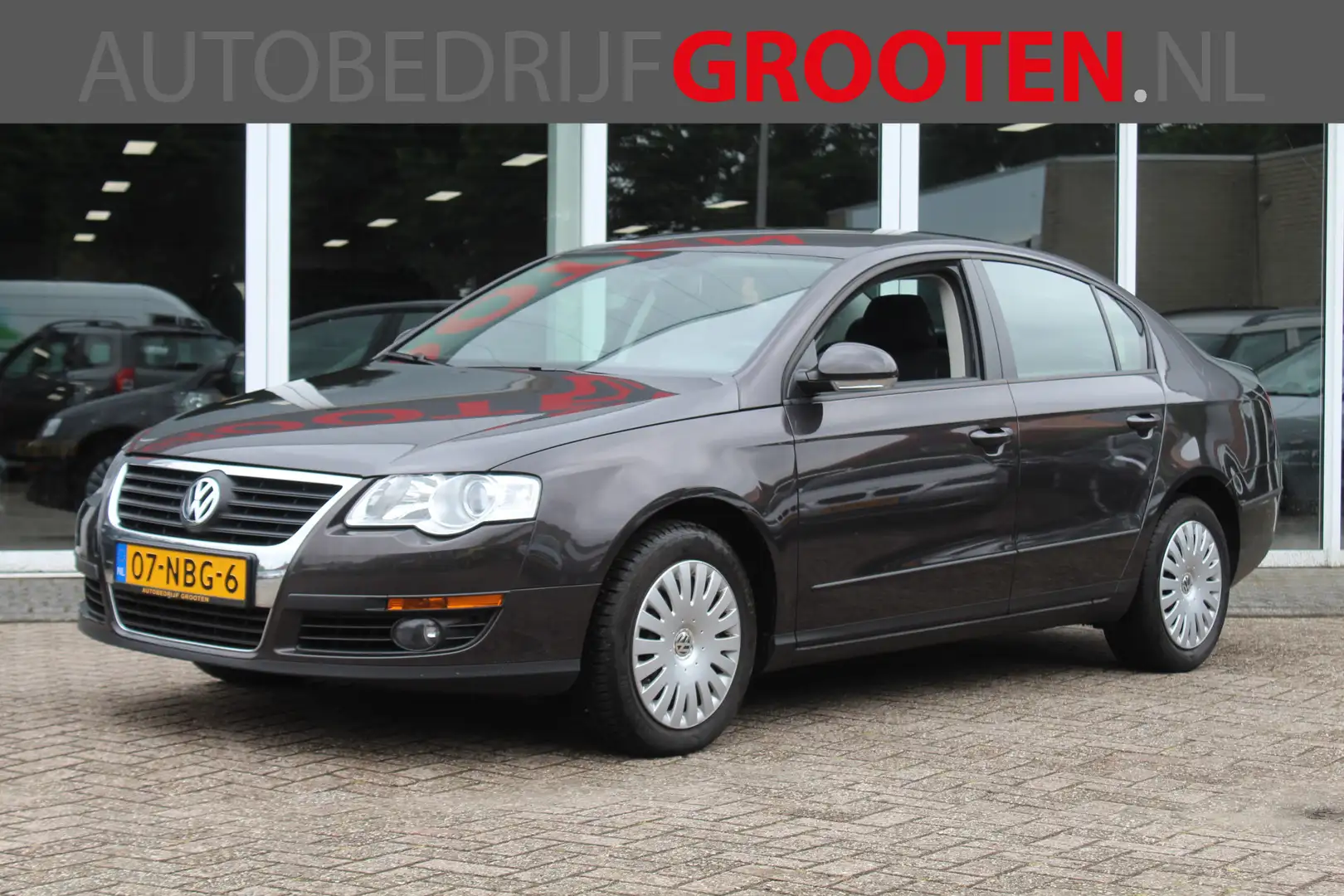 Volkswagen Passat 1.4 TSI Comfortline//91.687km!!Stoelverwarming//Ec Bruin - 1