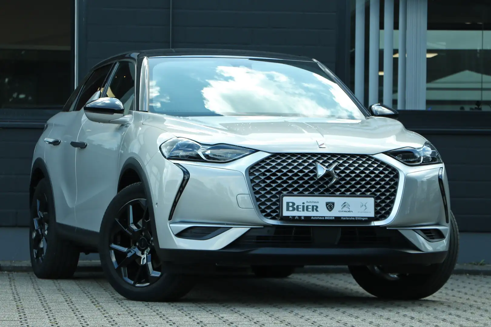 DS Automobiles DS 3 Crossback DS3 Crossback E-Tense 136 So Chic Navi/ Sitzh./ Kl Grey - 2