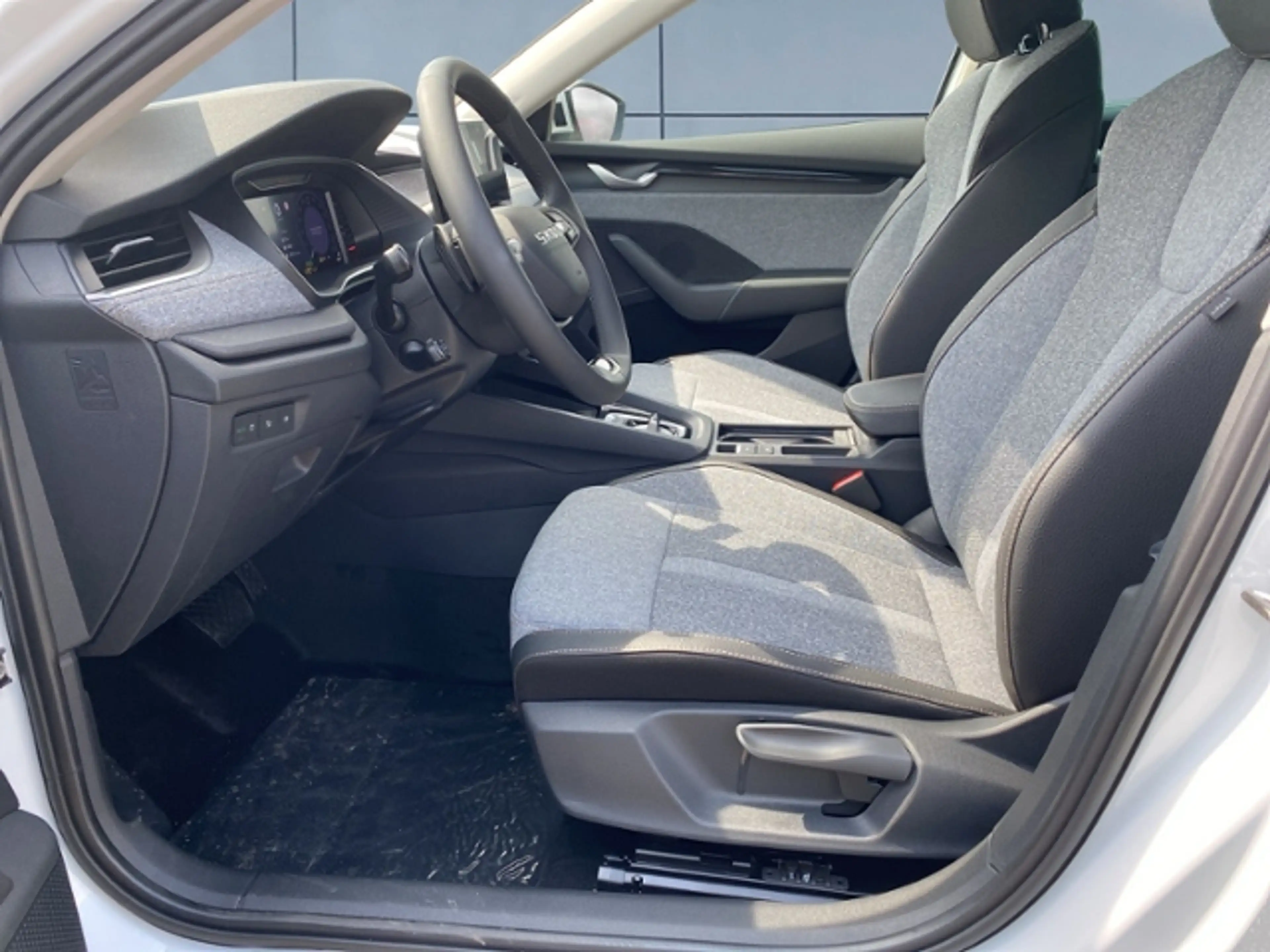 Skoda Octavia Combi Tour 2.0 TDI 110 kW DSG Matrix LED ACC Kame — photo 6