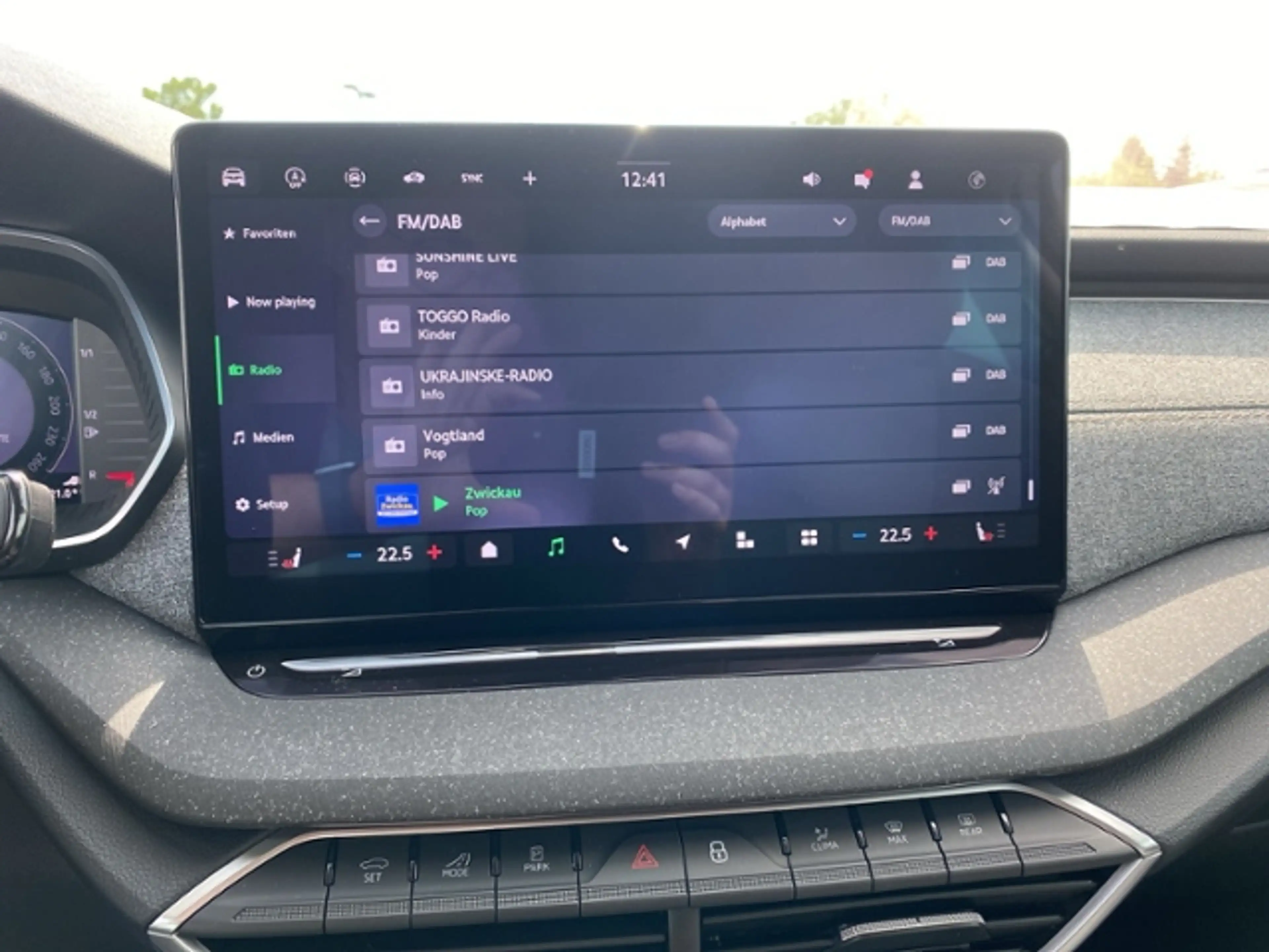 Skoda Octavia Combi Tour 2.0 TDI 110 kW DSG Matrix LED ACC Kame — photo 14