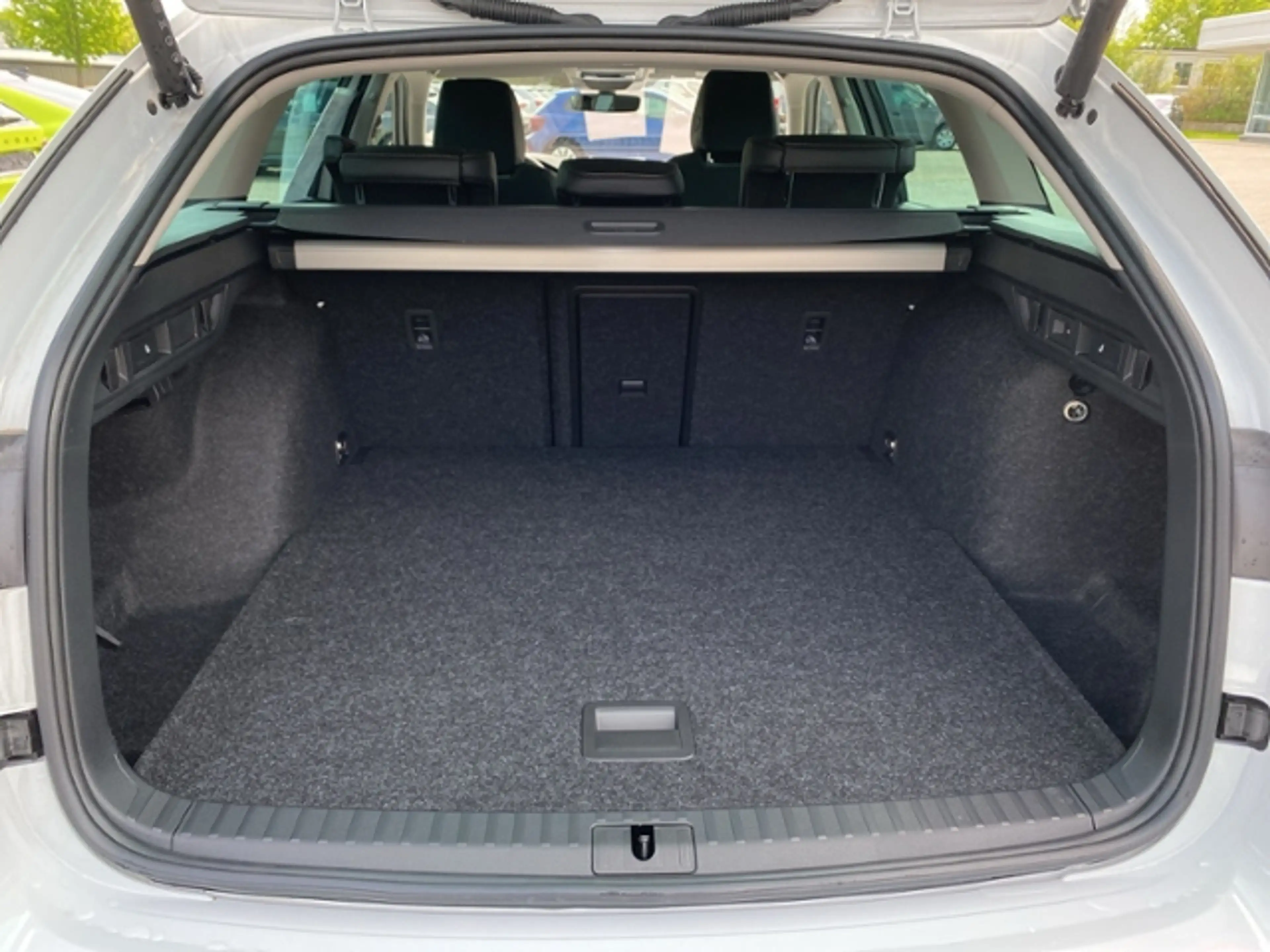 Skoda Octavia Combi Tour 2.0 TDI 110 kW DSG Matrix LED ACC Kame — photo 10