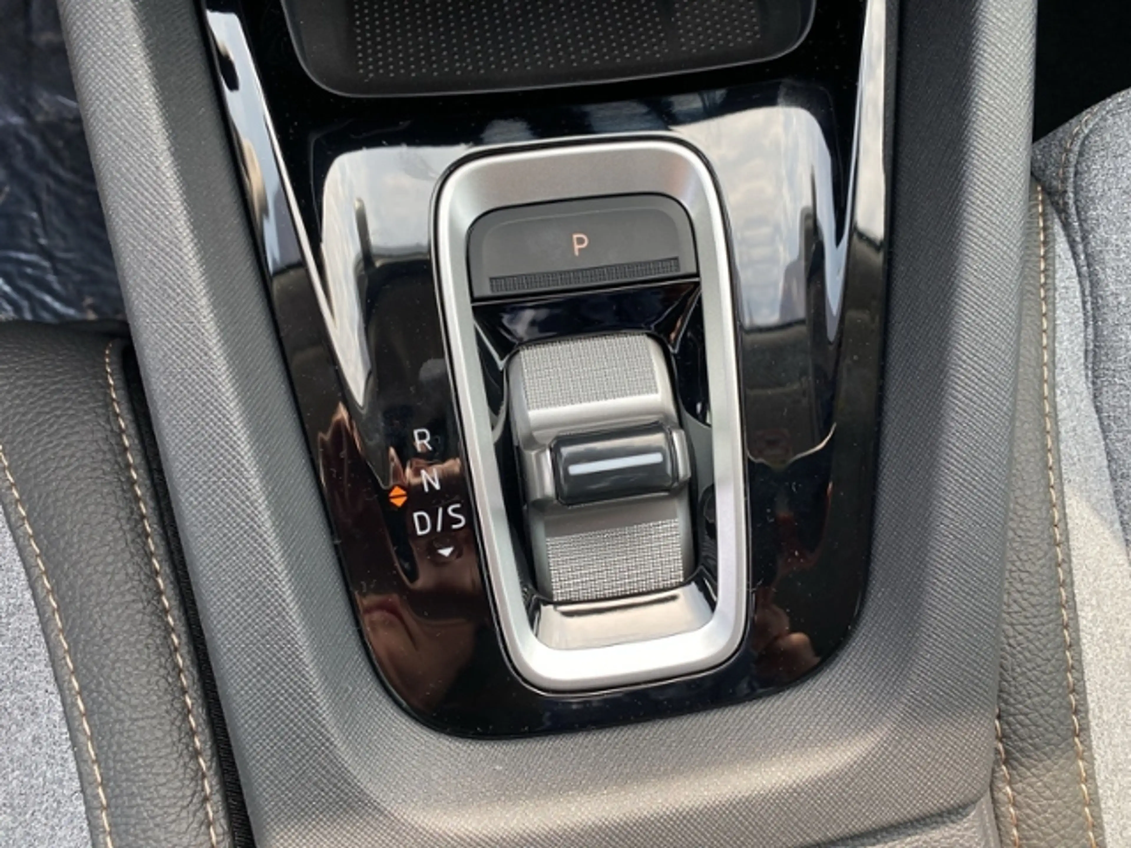 Skoda Octavia Combi Tour 2.0 TDI 110 kW DSG Matrix LED ACC Kame — photo 13