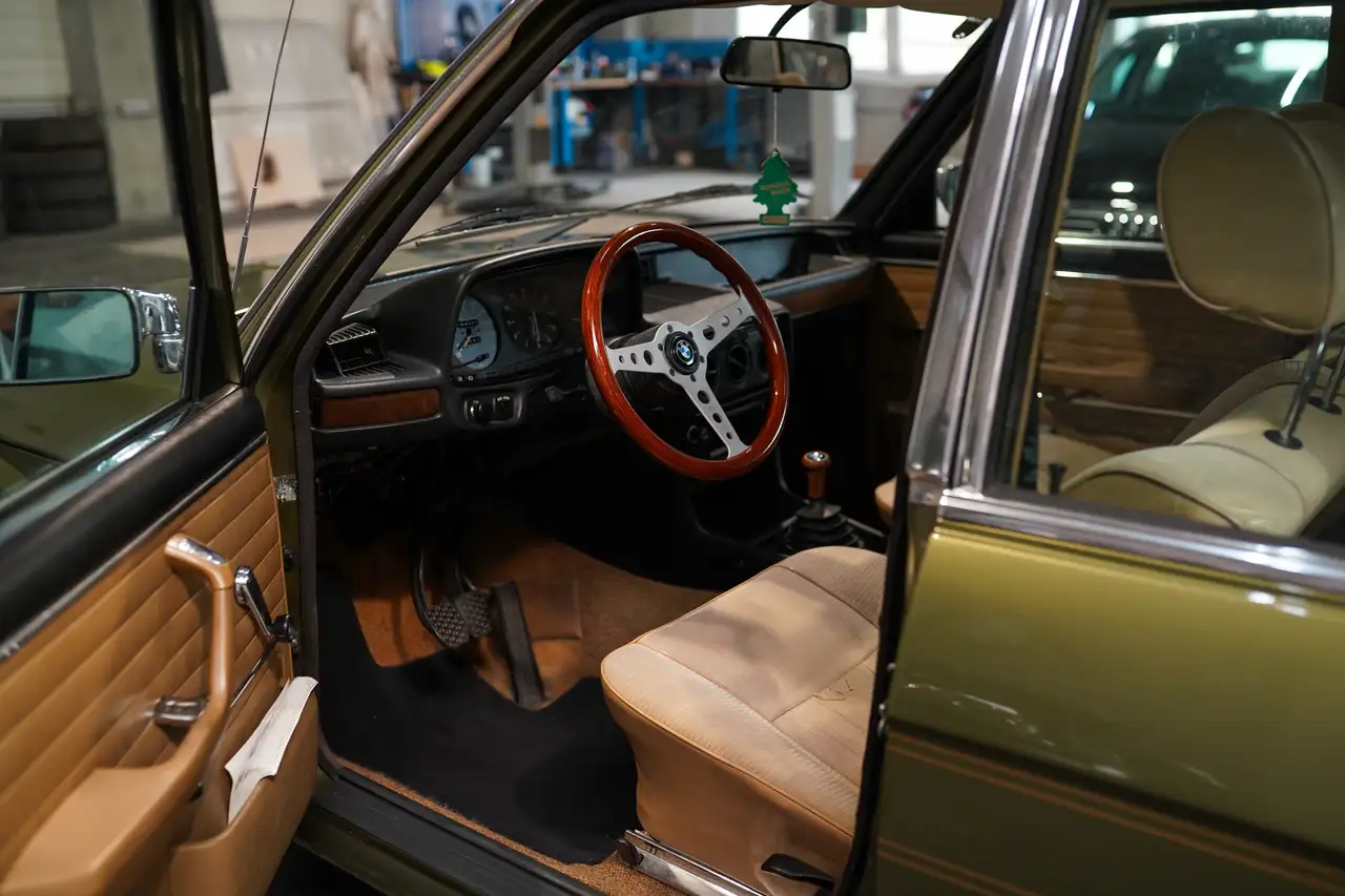 BMW 520 (E12/5-Gang), foto 11