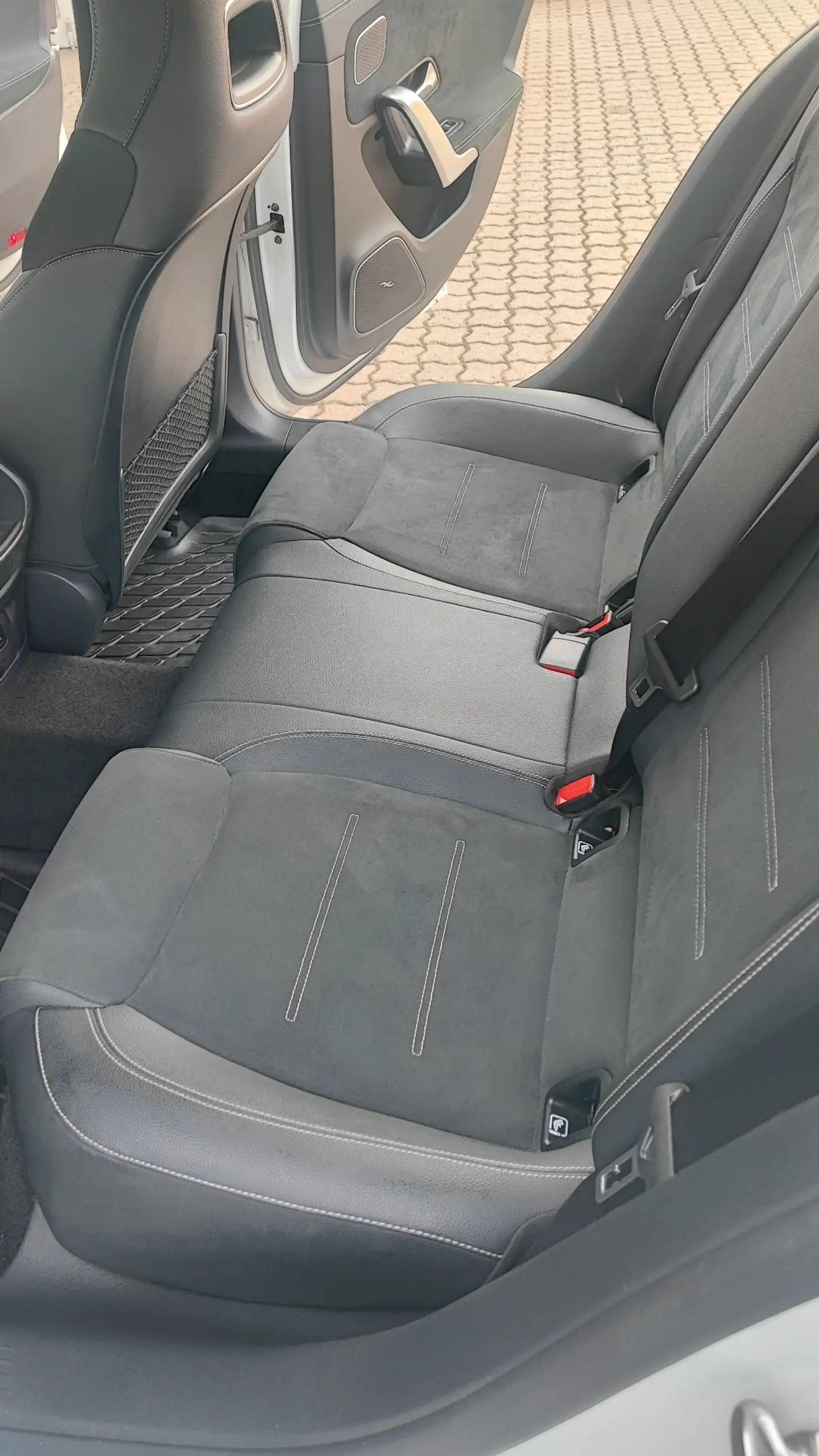 Mercedes-Benz A 220 A 220 d 4Matic Edition*AMG*Standheizung*1.Hand* — photo 6