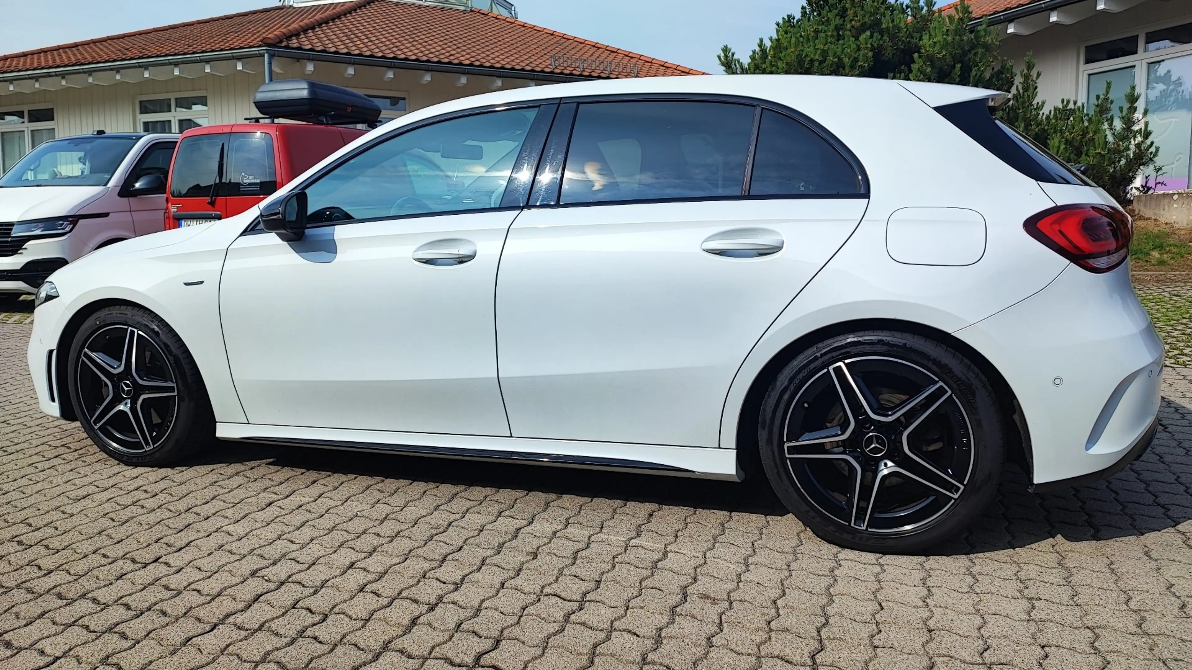Mercedes-Benz A 220 A 220 d 4Matic Edition*AMG*Standheizung*1.Hand* — photo 3