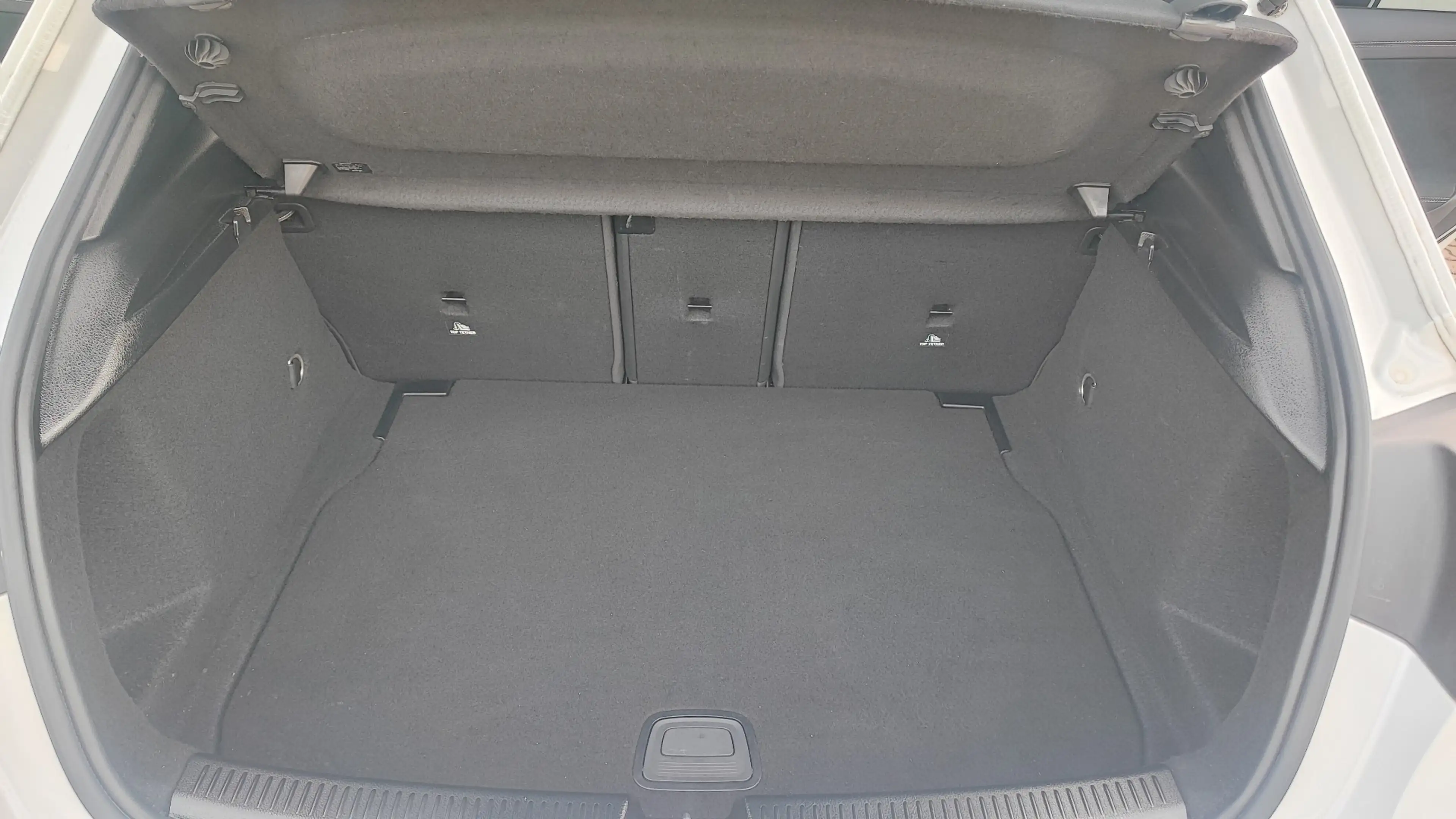 Mercedes-Benz A 220 A 220 d 4Matic Edition*AMG*Standheizung*1.Hand* — photo 9