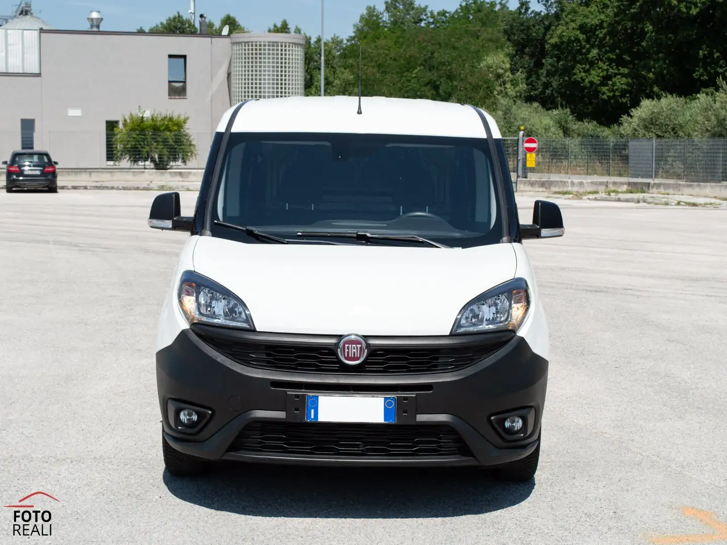 Fiat Doblo 1.3 MJT 95 CV S&S PC-TN CARGO BUSINESS Weiß - 2