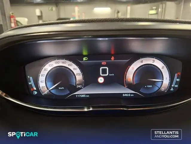 Peugeot 5008 view 12