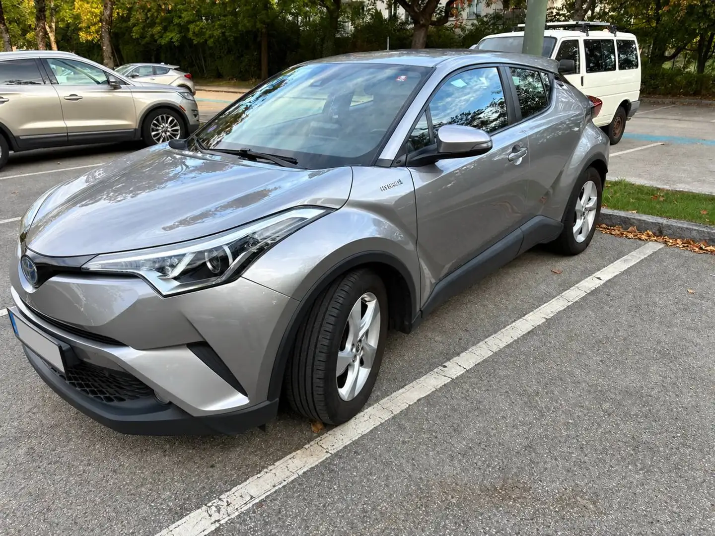 Toyota C-HR C-HR 1,8 Hybrid C-LUB CVT C-LUB Grau - 2
