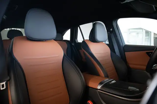 Mercedes-Benz 300 view 9