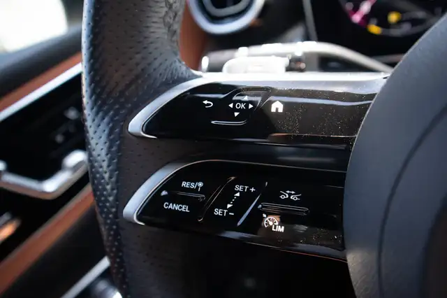 Mercedes-Benz 300 view 14