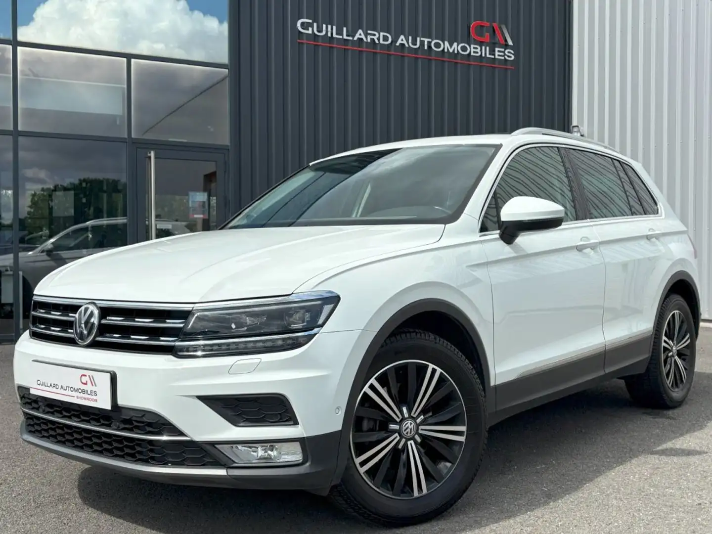 Volkswagen Tiguan 1.4 TSI ACT 150ch BlueMotion Technology CARAT DSG6 Weiß - 1