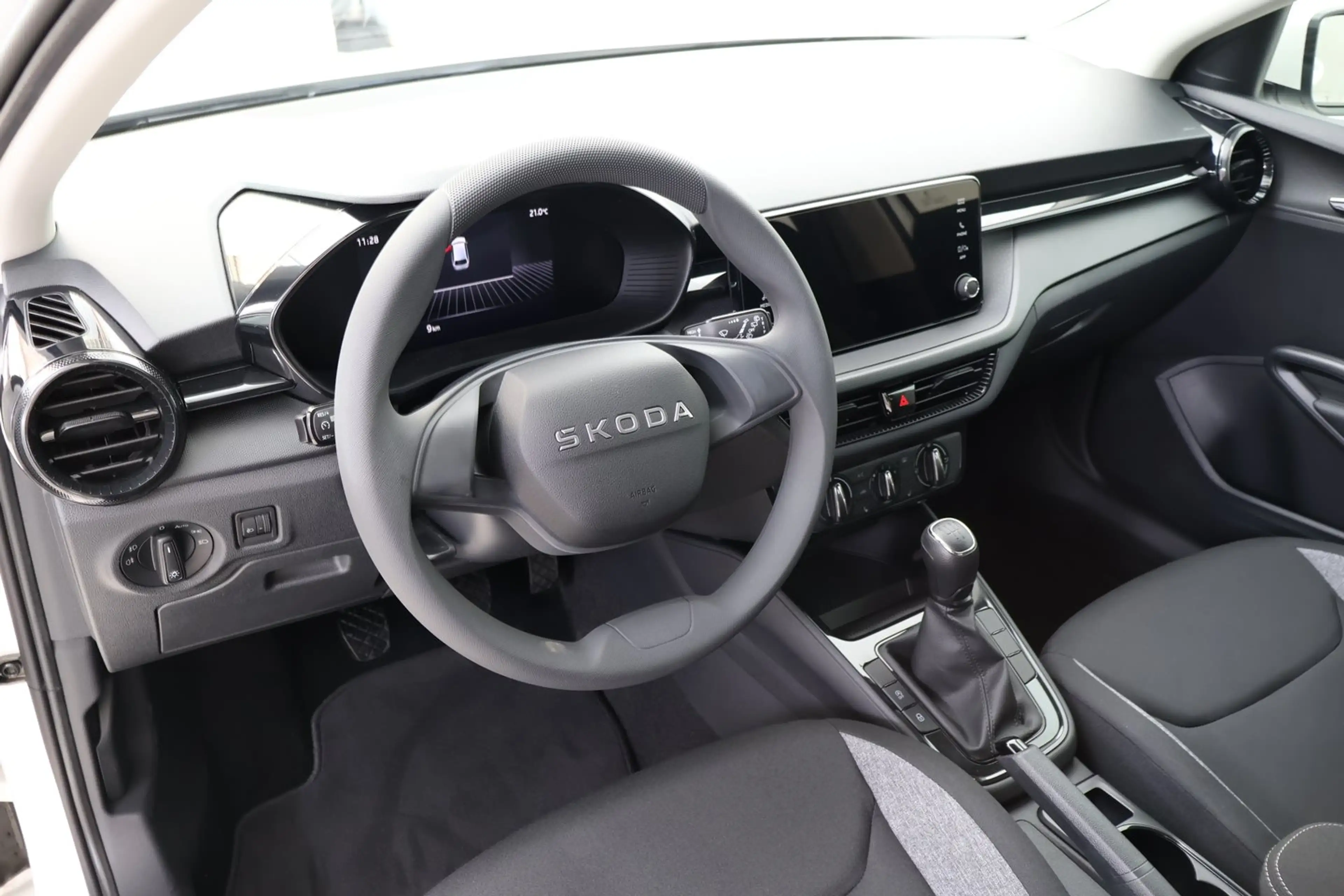 Skoda Fabia Essence TSI — photo 9