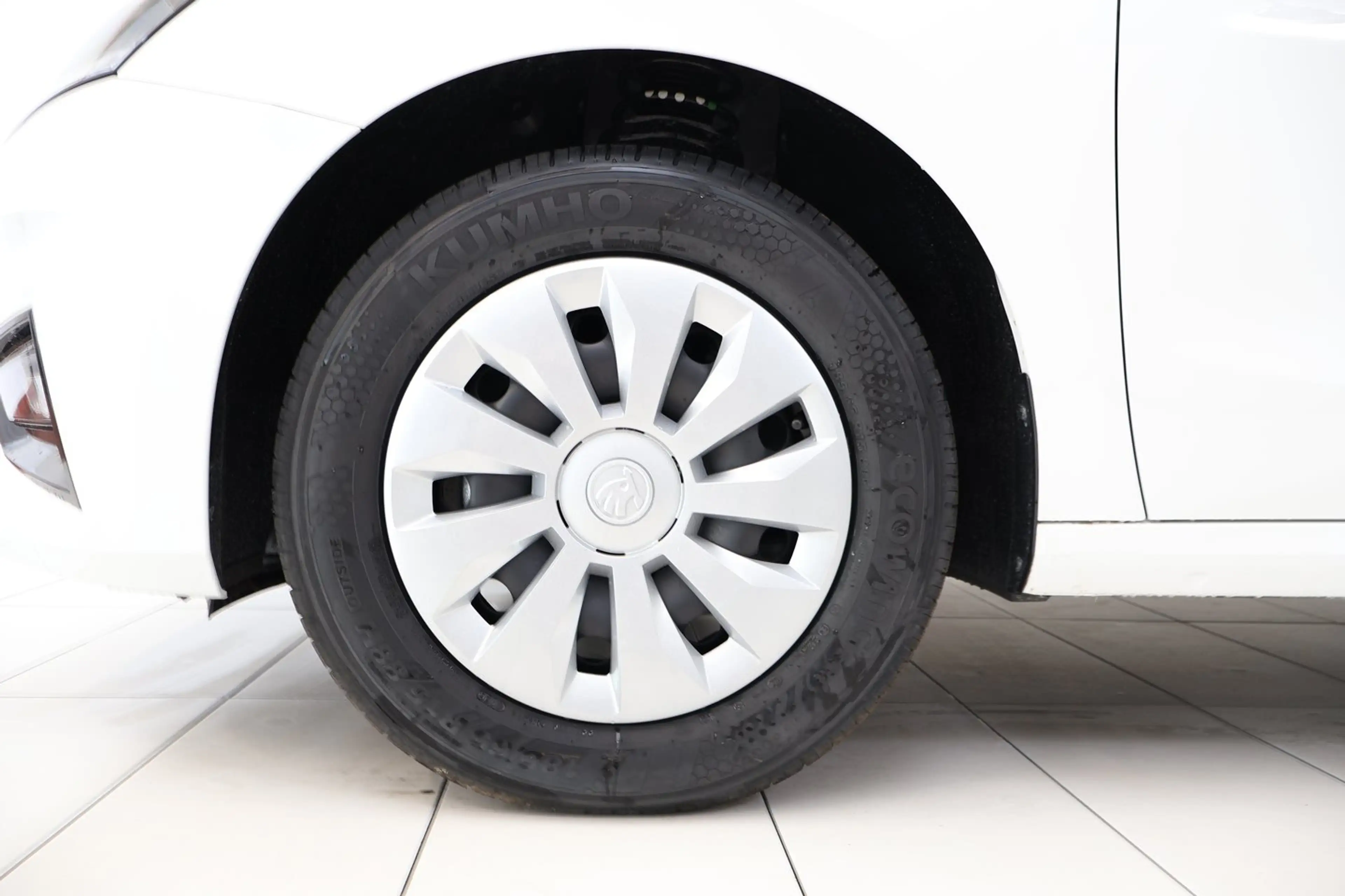 Skoda Fabia Essence TSI — photo 13