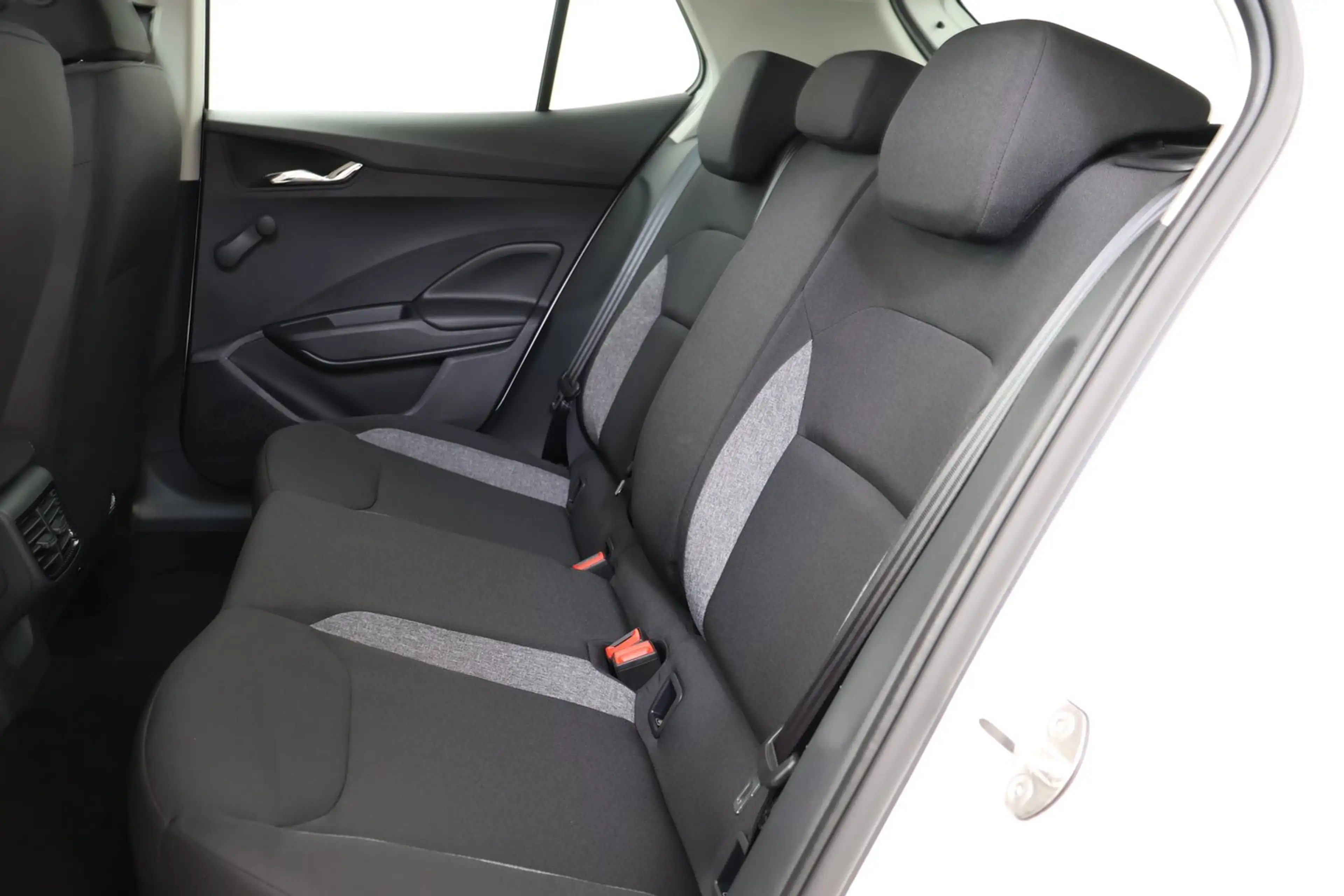 Skoda Fabia Essence TSI — photo 11