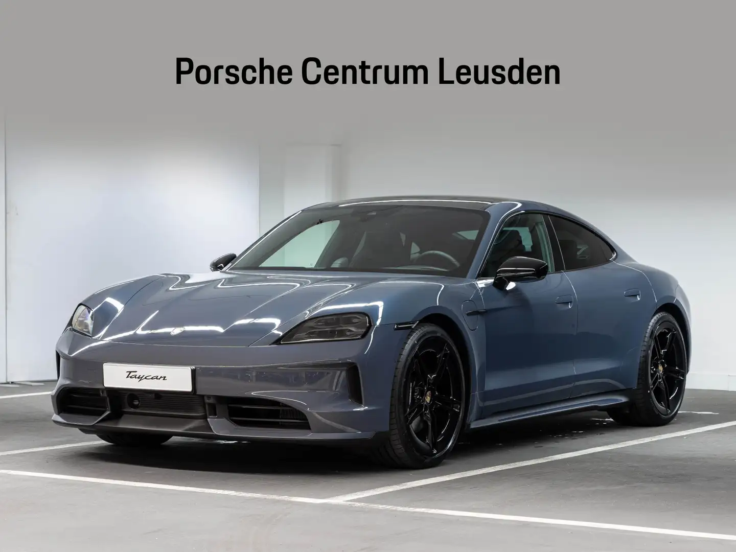 Porsche Taycan Black Edition Blauw - 1