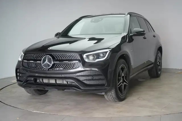 Mercedes-Benz GLC view 3