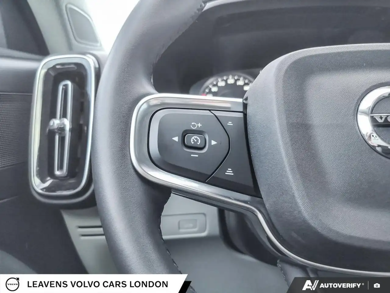 Volvo XC40 снимка Volvo XC40