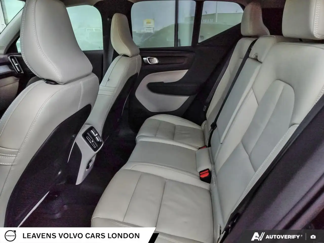 Volvo XC40 снимка Volvo XC40