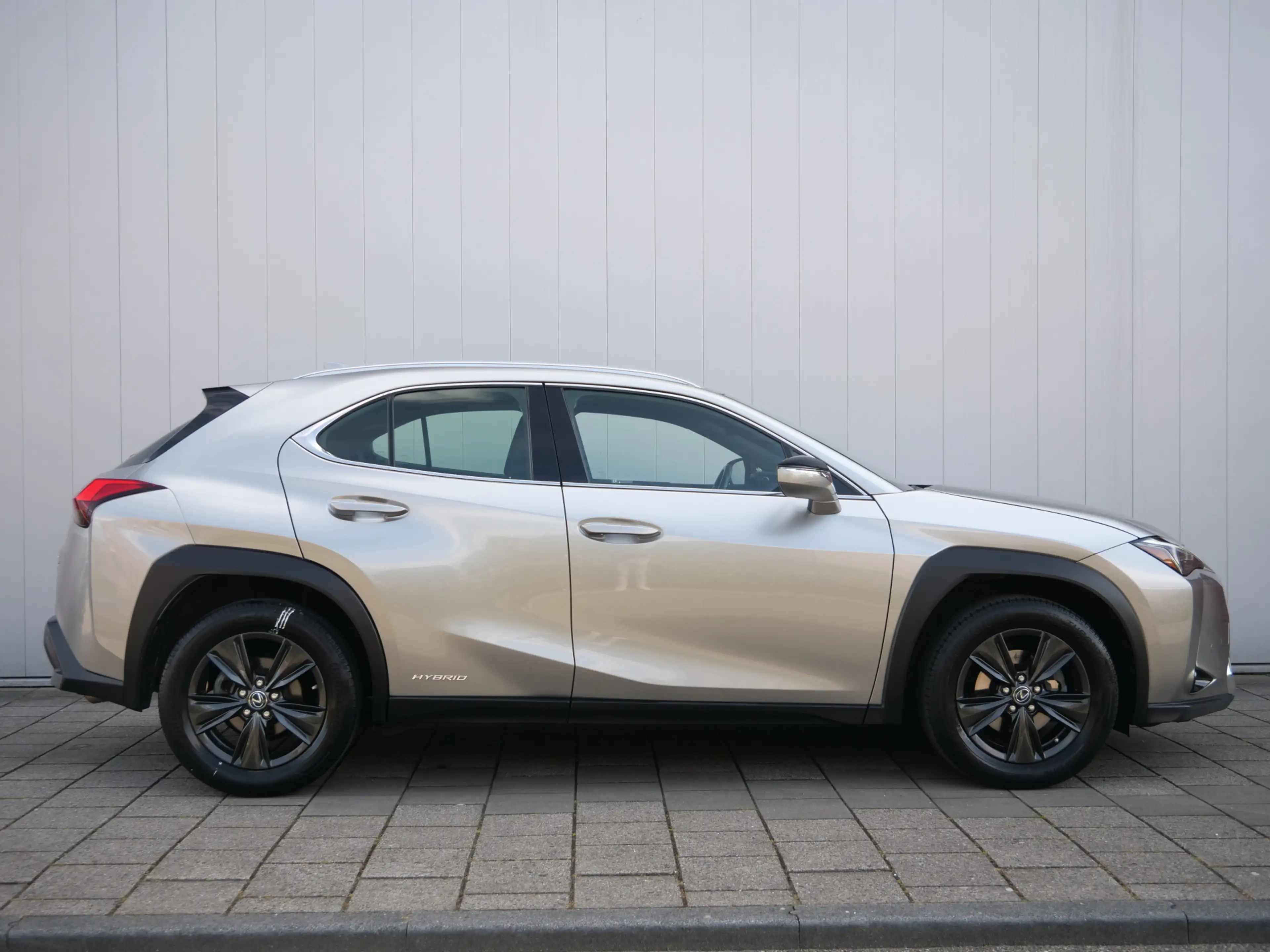 Lexus UX 250h Business Line 262Pk Winterpakket / Camera / Carpla — photo 11