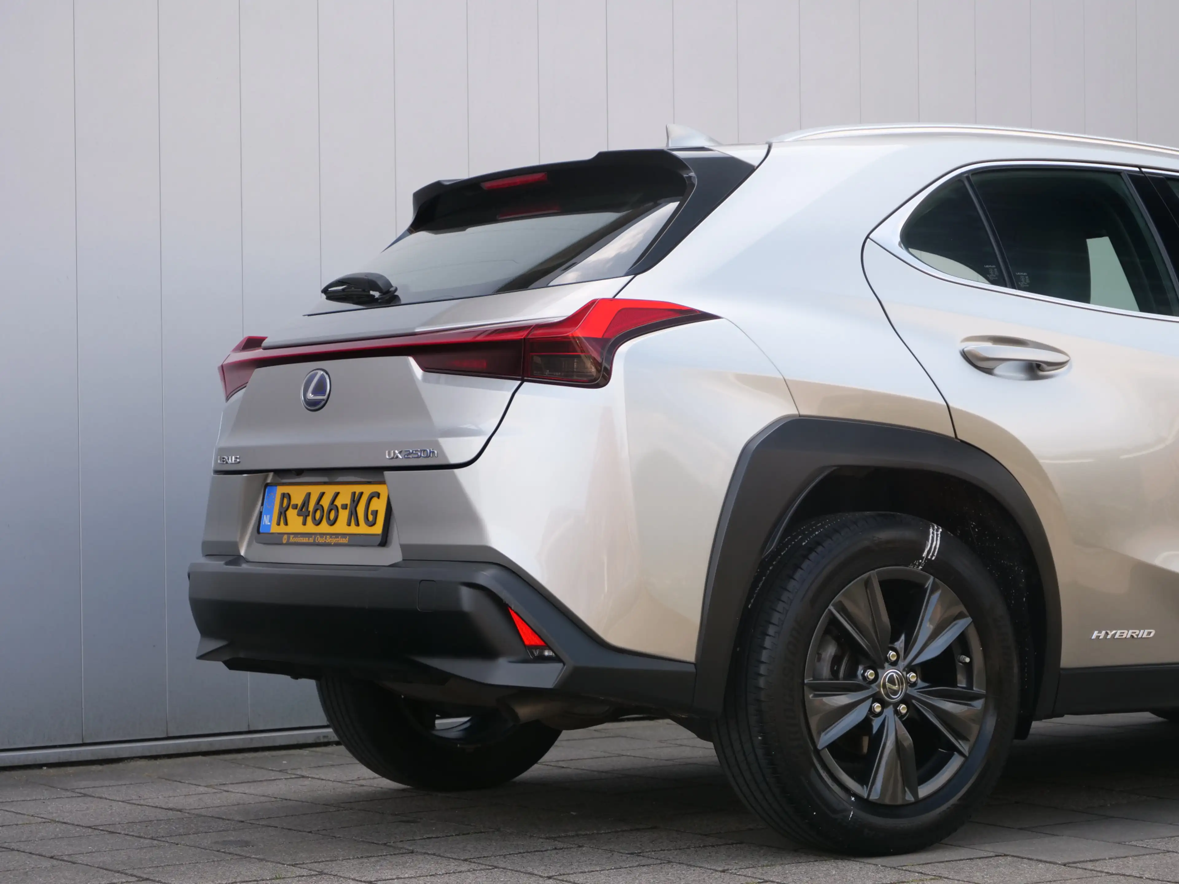 Lexus UX 250h Business Line 262Pk Winterpakket / Camera / Carpla — photo 27
