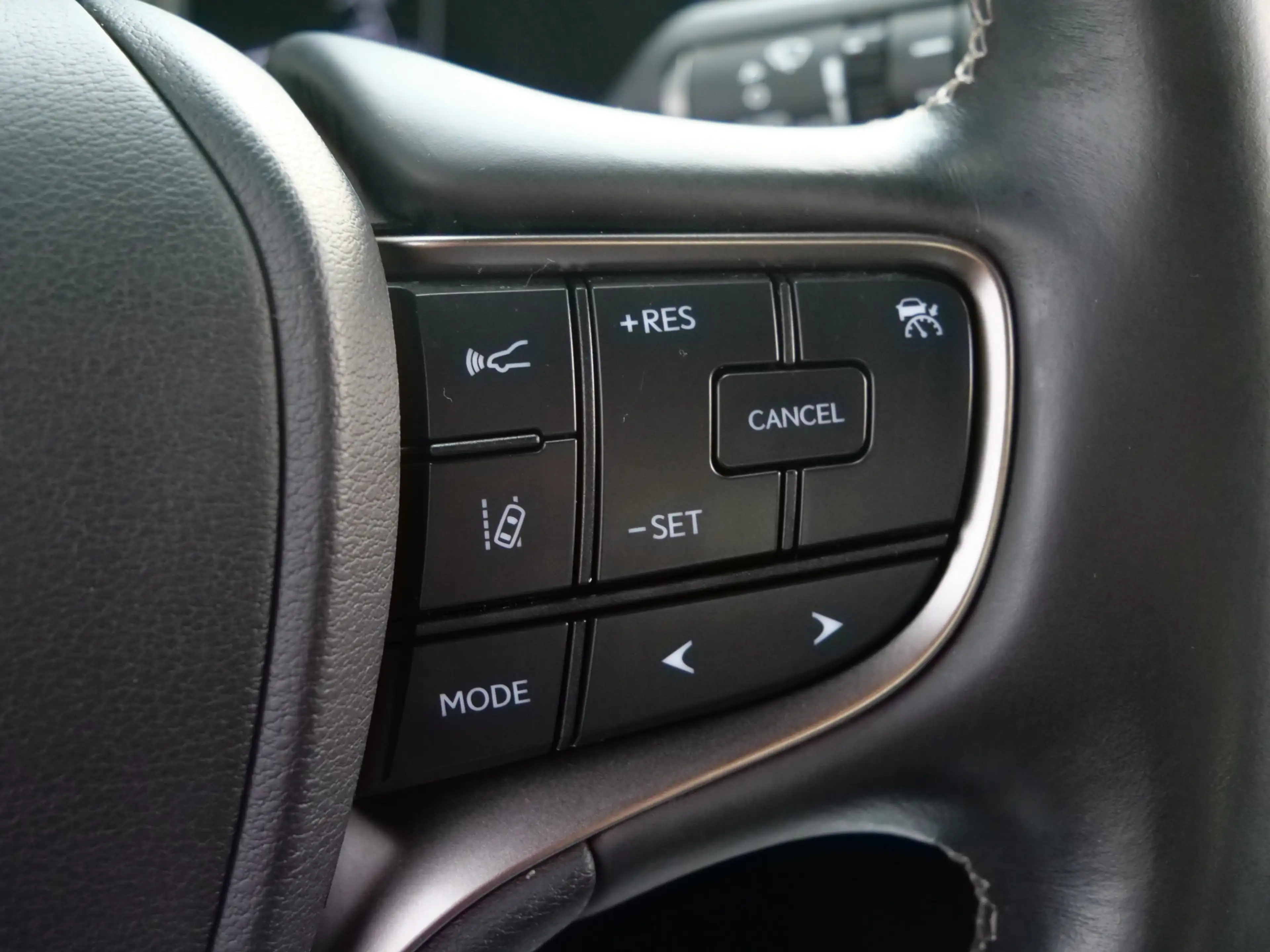 Lexus UX 250h Business Line 262Pk Winterpakket / Camera / Carpla — photo 7