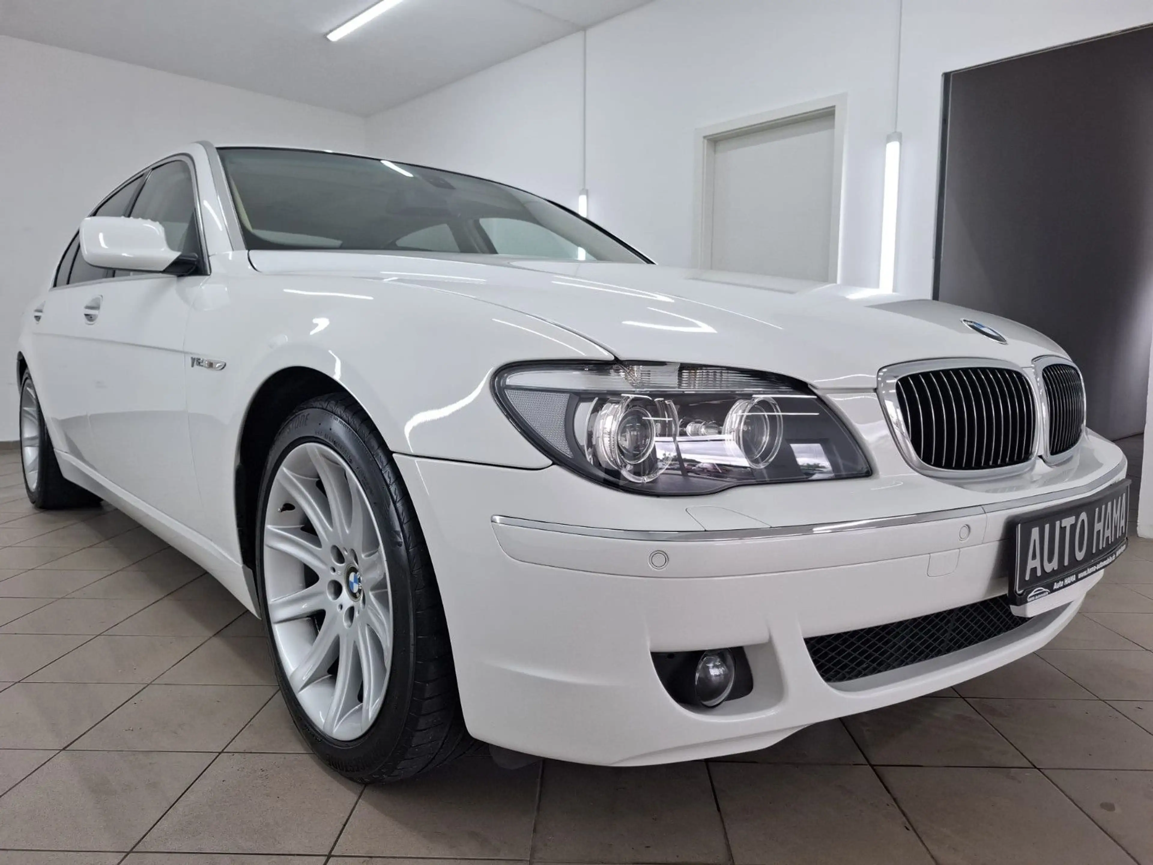 BMW 750 LI*NAV*LEDER*XEN*PDC*22TKM*SAMMLERZUSTANDT* — photo 2