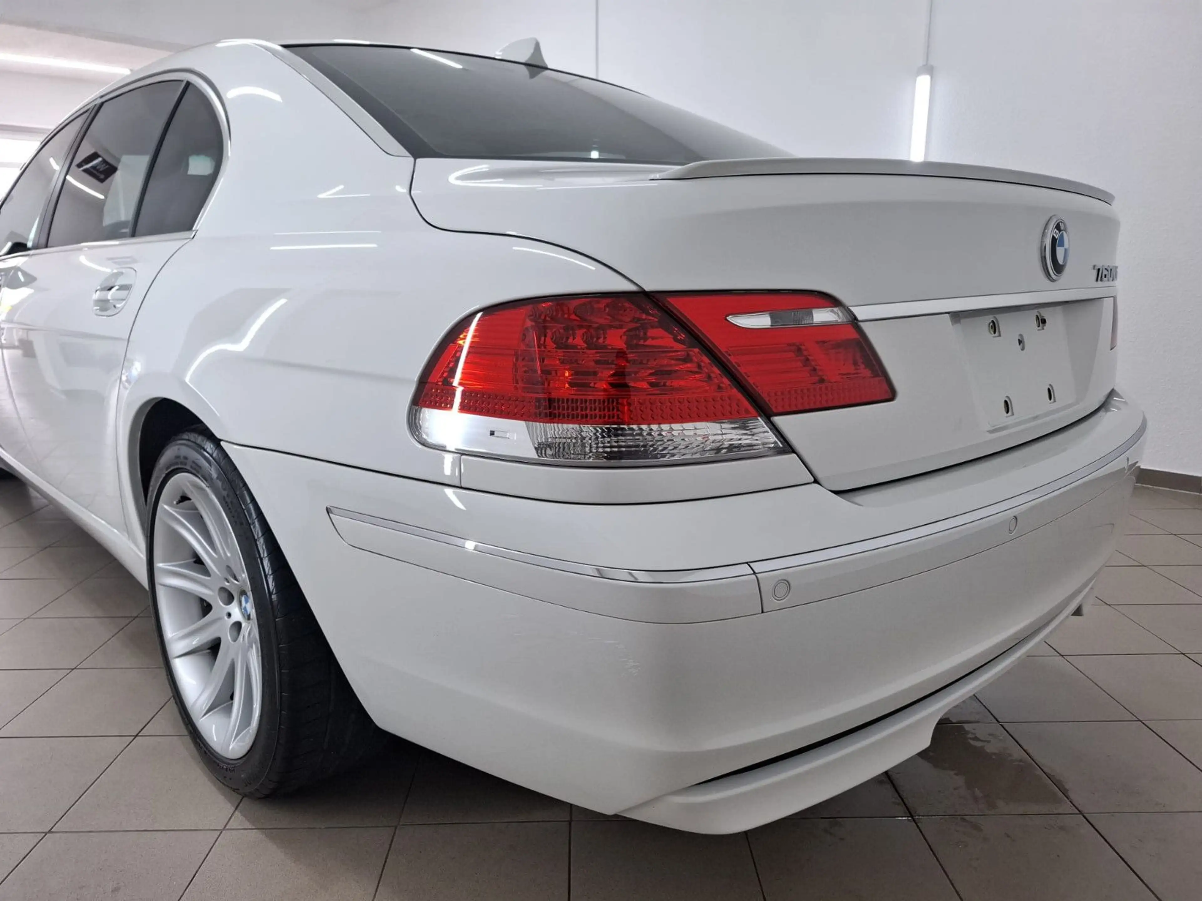 BMW 750 LI*NAV*LEDER*XEN*PDC*22TKM*SAMMLERZUSTANDT* — photo 7