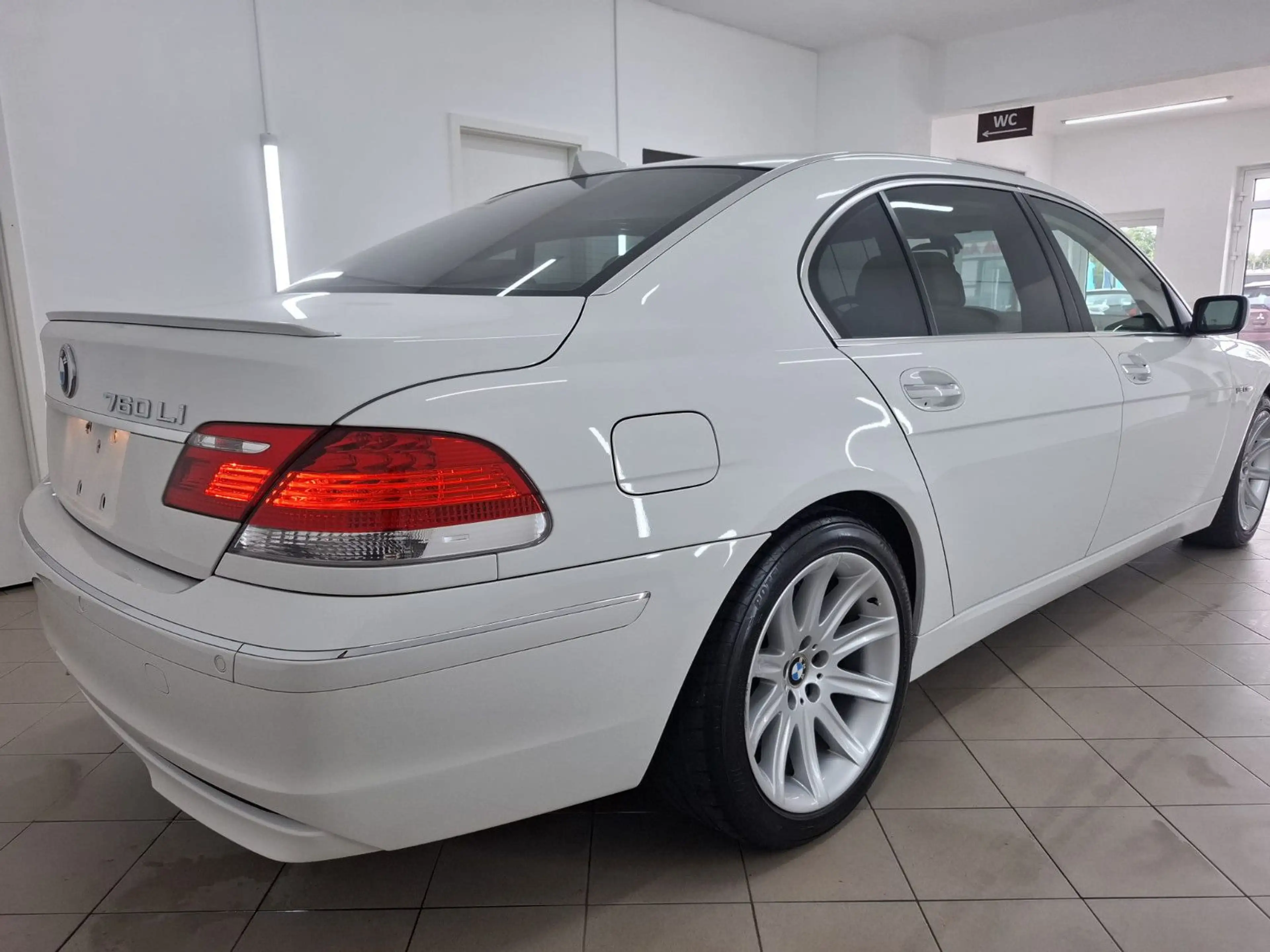 BMW 750 LI*NAV*LEDER*XEN*PDC*22TKM*SAMMLERZUSTANDT* — photo 10