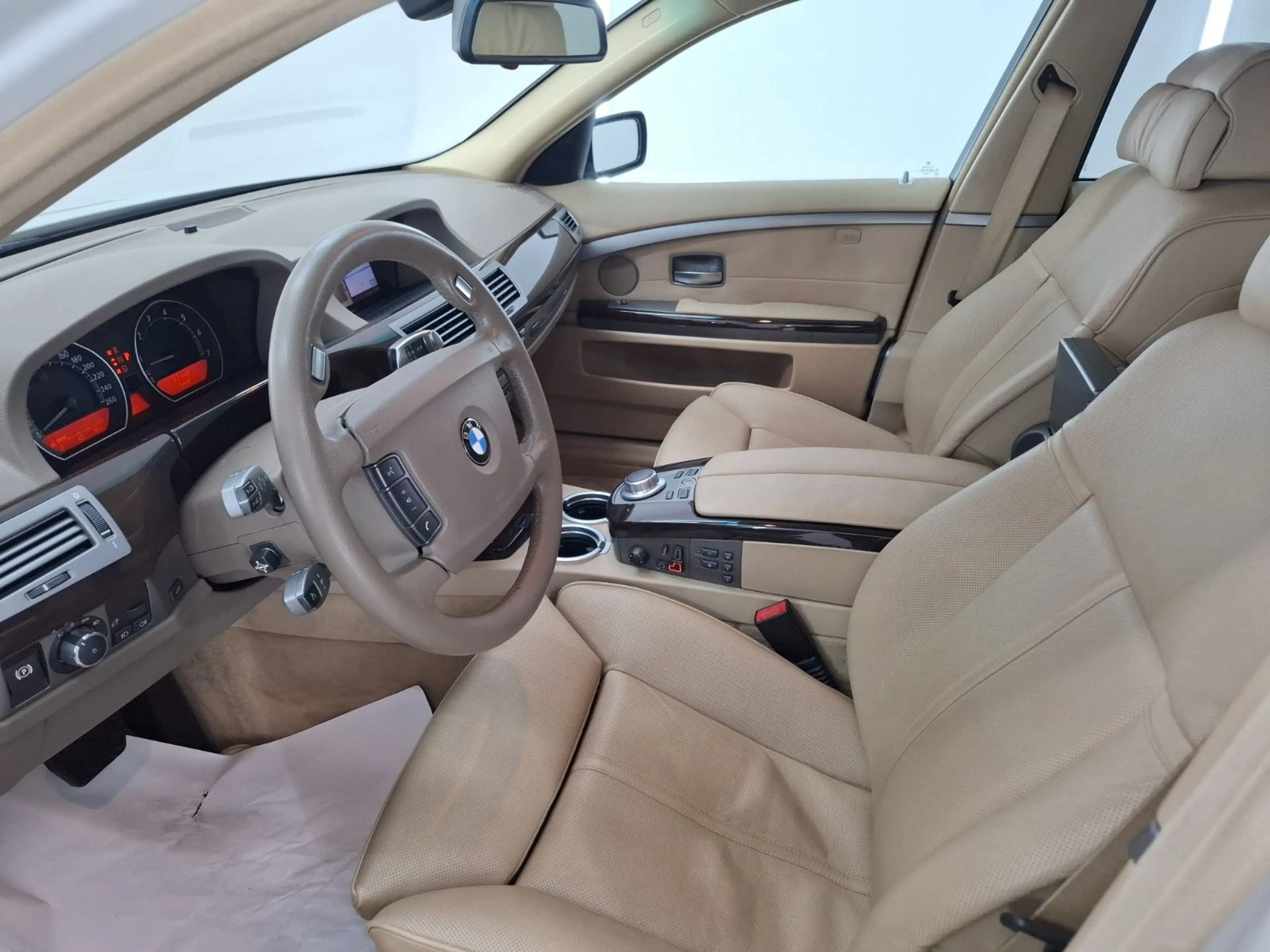 BMW 750 LI*NAV*LEDER*XEN*PDC*22TKM*SAMMLERZUSTANDT* — photo 11