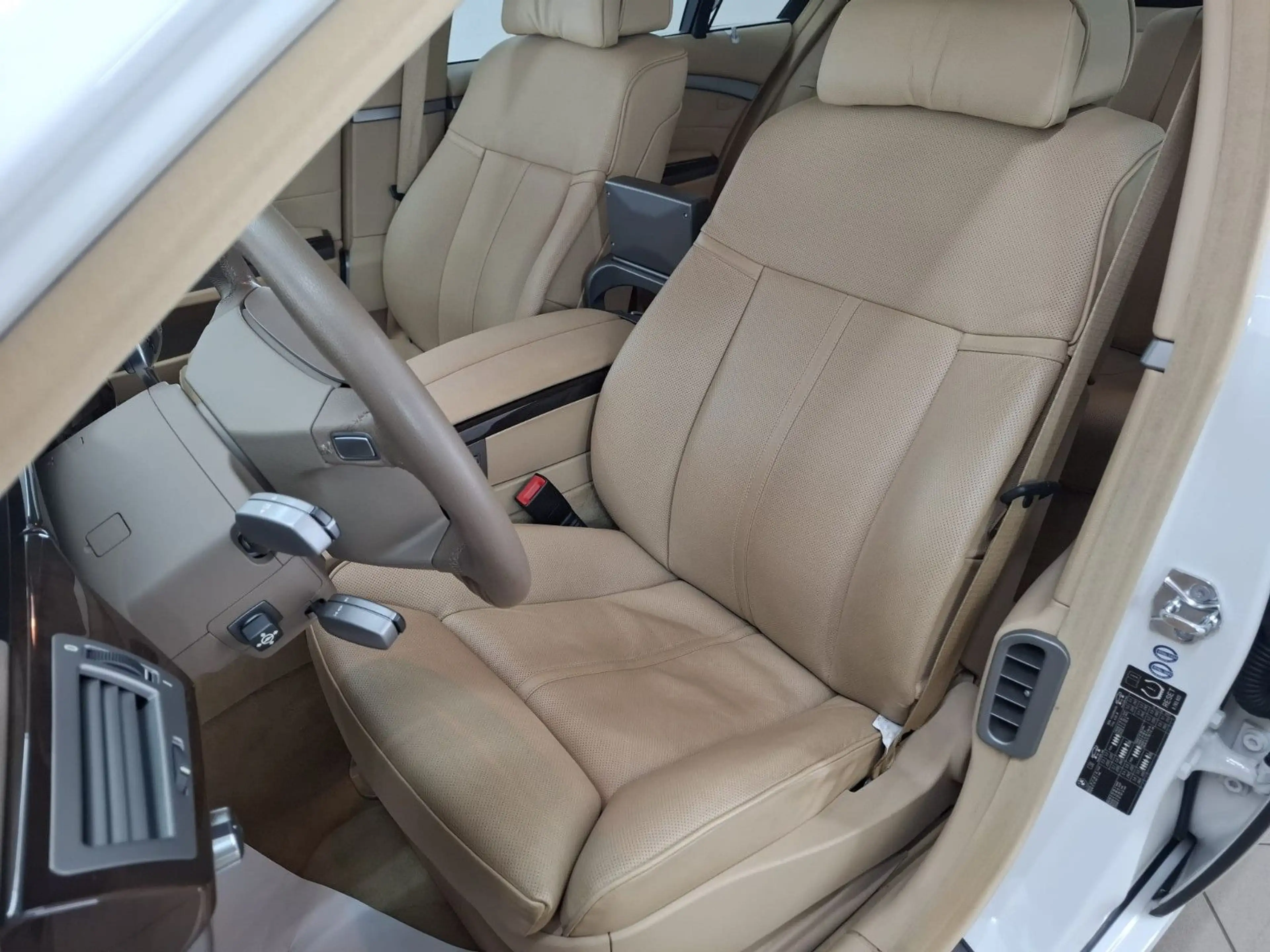 BMW 750 LI*NAV*LEDER*XEN*PDC*22TKM*SAMMLERZUSTANDT* — photo 12