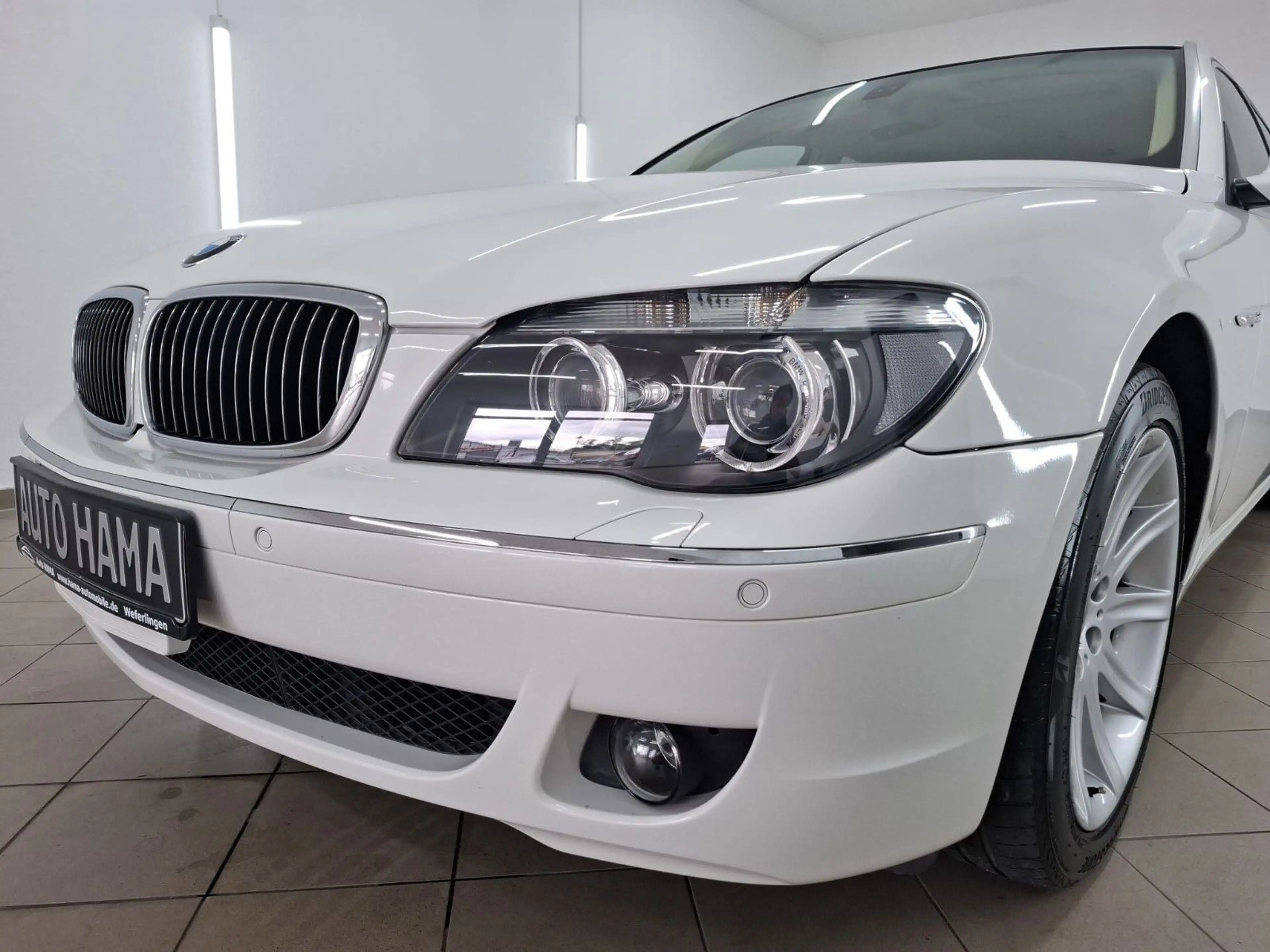 BMW 750 LI*NAV*LEDER*XEN*PDC*22TKM*SAMMLERZUSTANDT* — photo 4