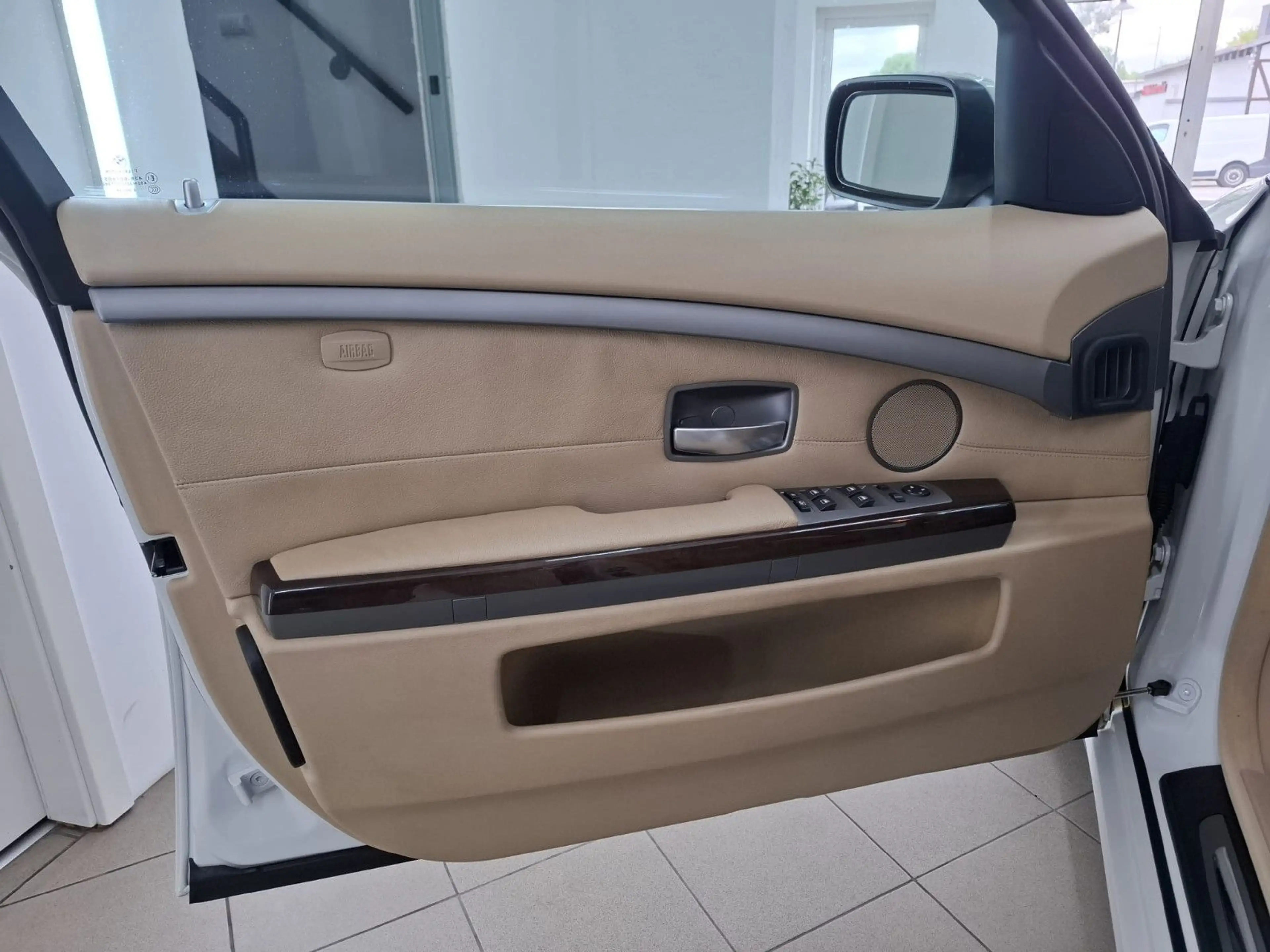 BMW 750 LI*NAV*LEDER*XEN*PDC*22TKM*SAMMLERZUSTANDT* — photo 15
