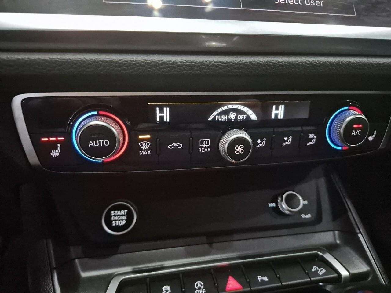 2024 Audi Q3 Progressiv 45 TFSI quattro thumb 12