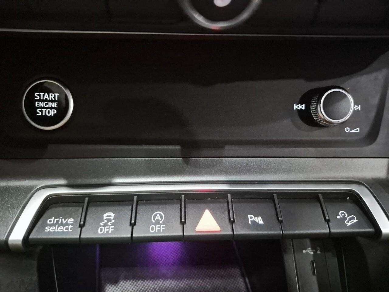 2024 Audi Q3 Progressiv 45 TFSI quattro thumb 22